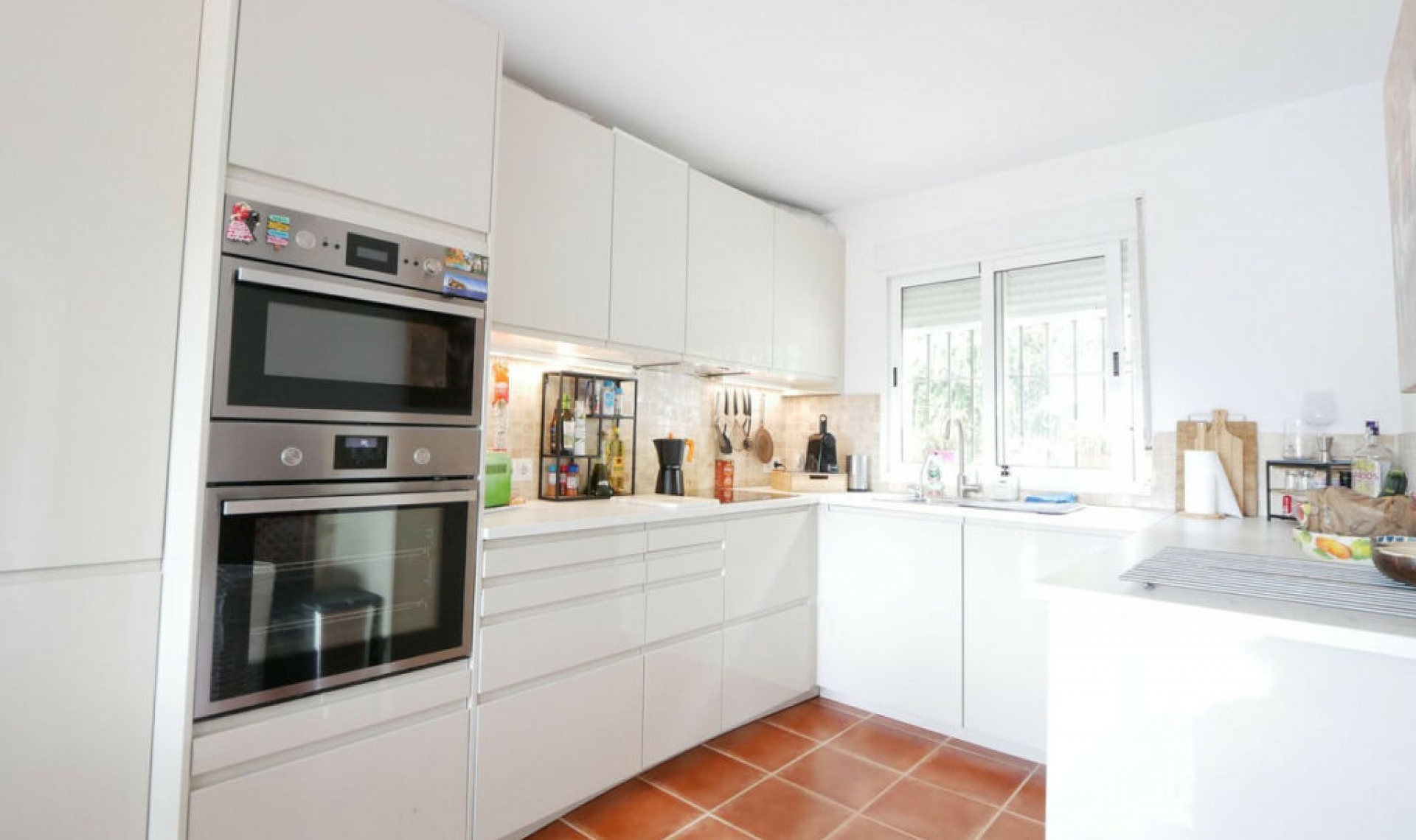 Resale - House -
Manilva