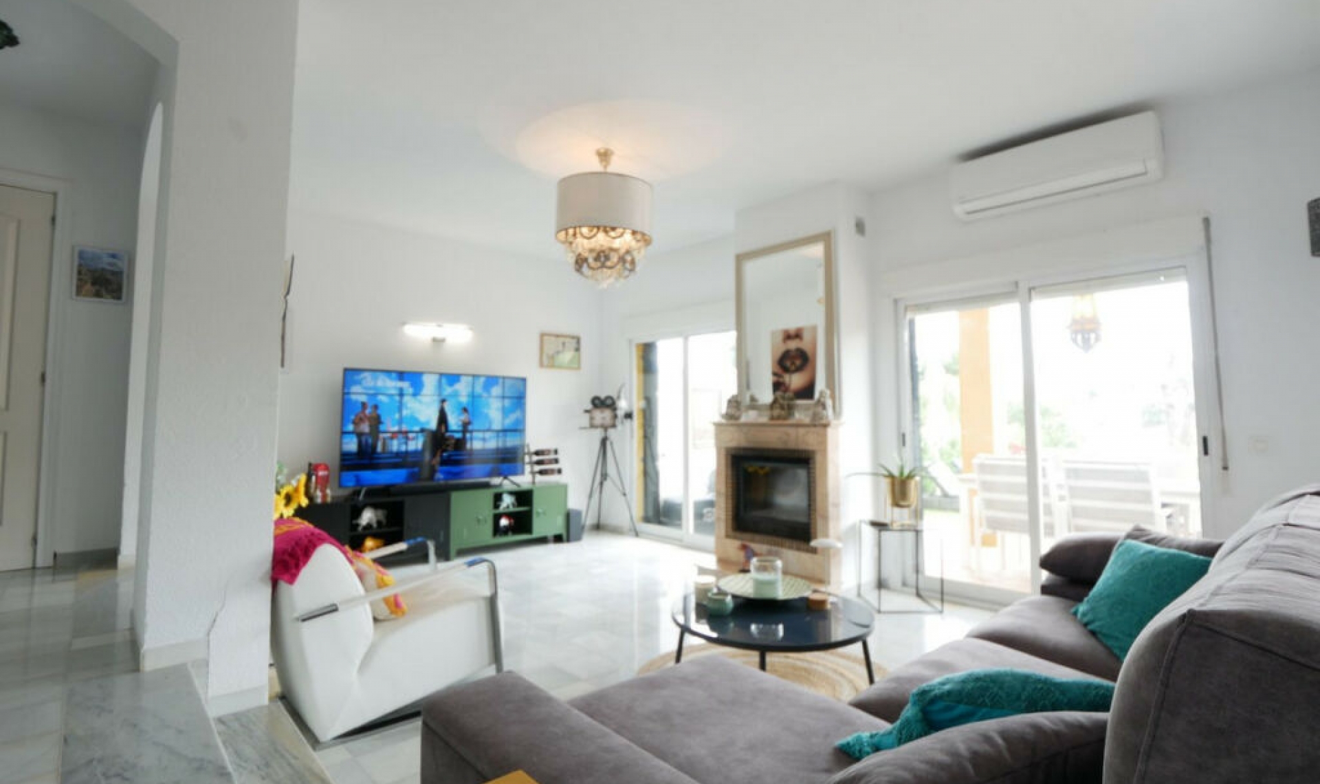 Resale - House -
Manilva
