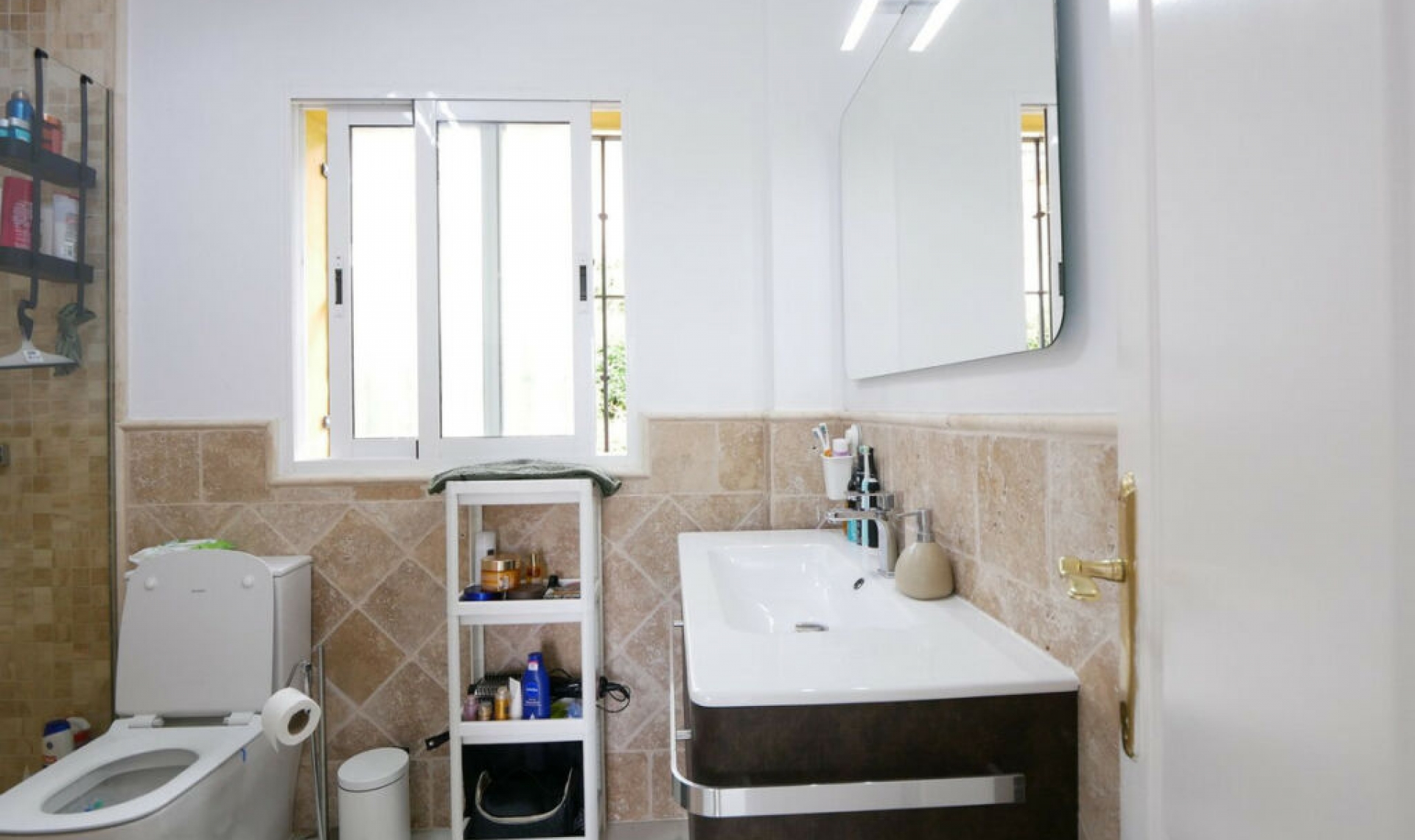 Resale - House -
Manilva