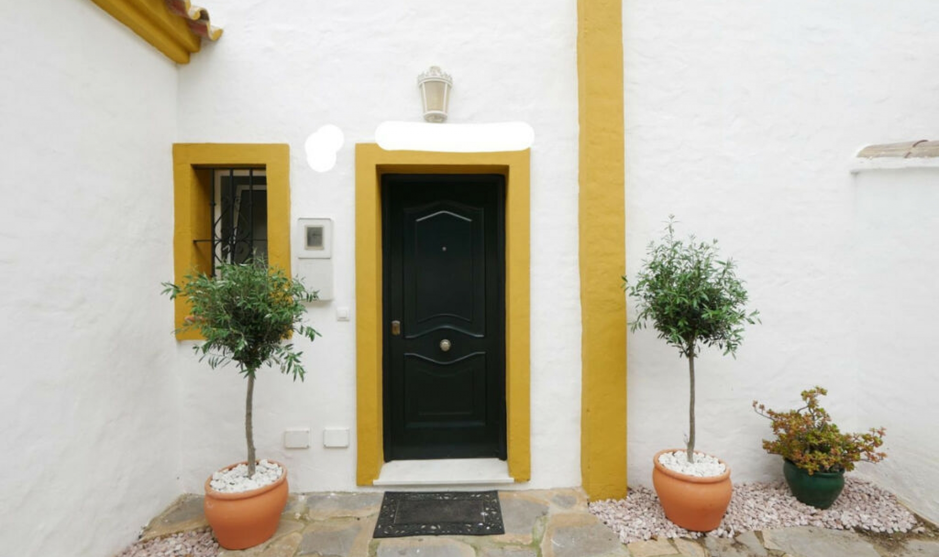 Resale - House -
Manilva