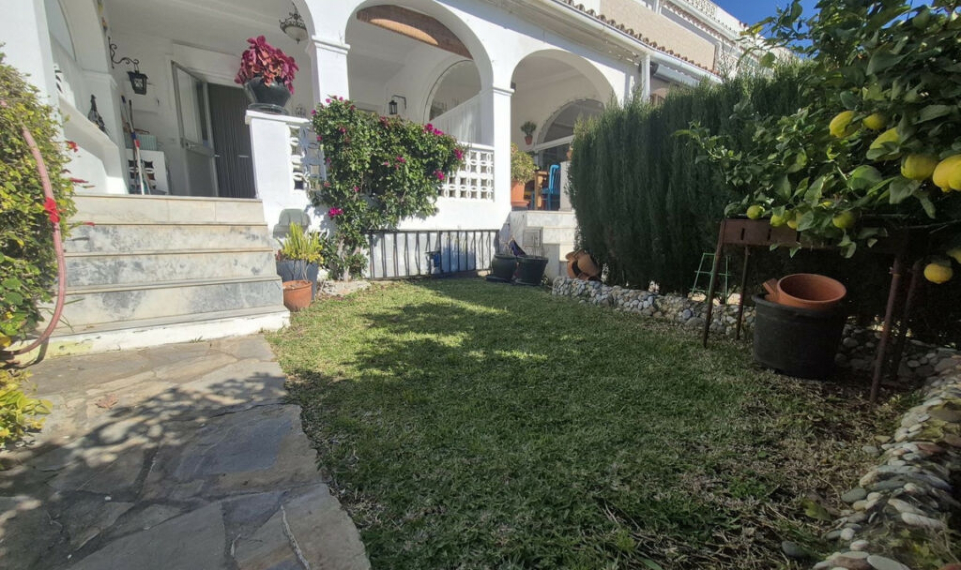 Resale - House -
Manilva