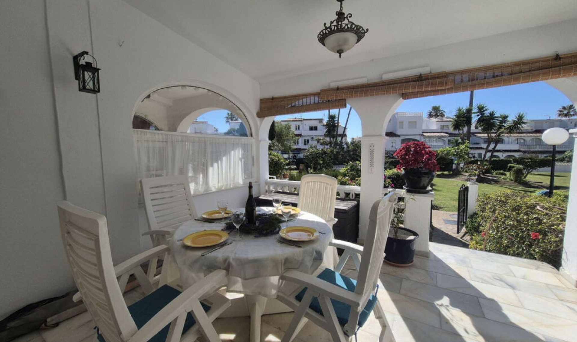 Resale - House -
Manilva