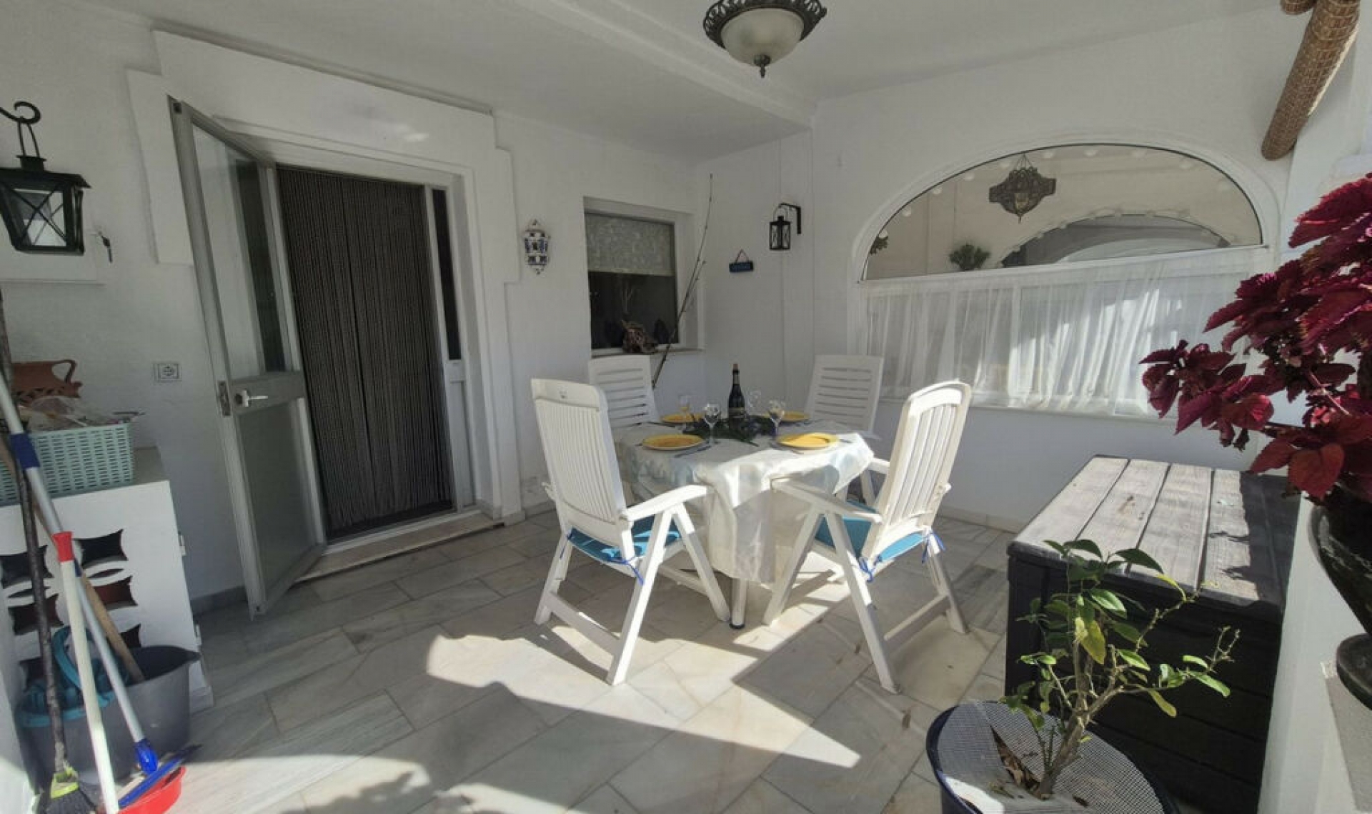 Resale - House -
Manilva