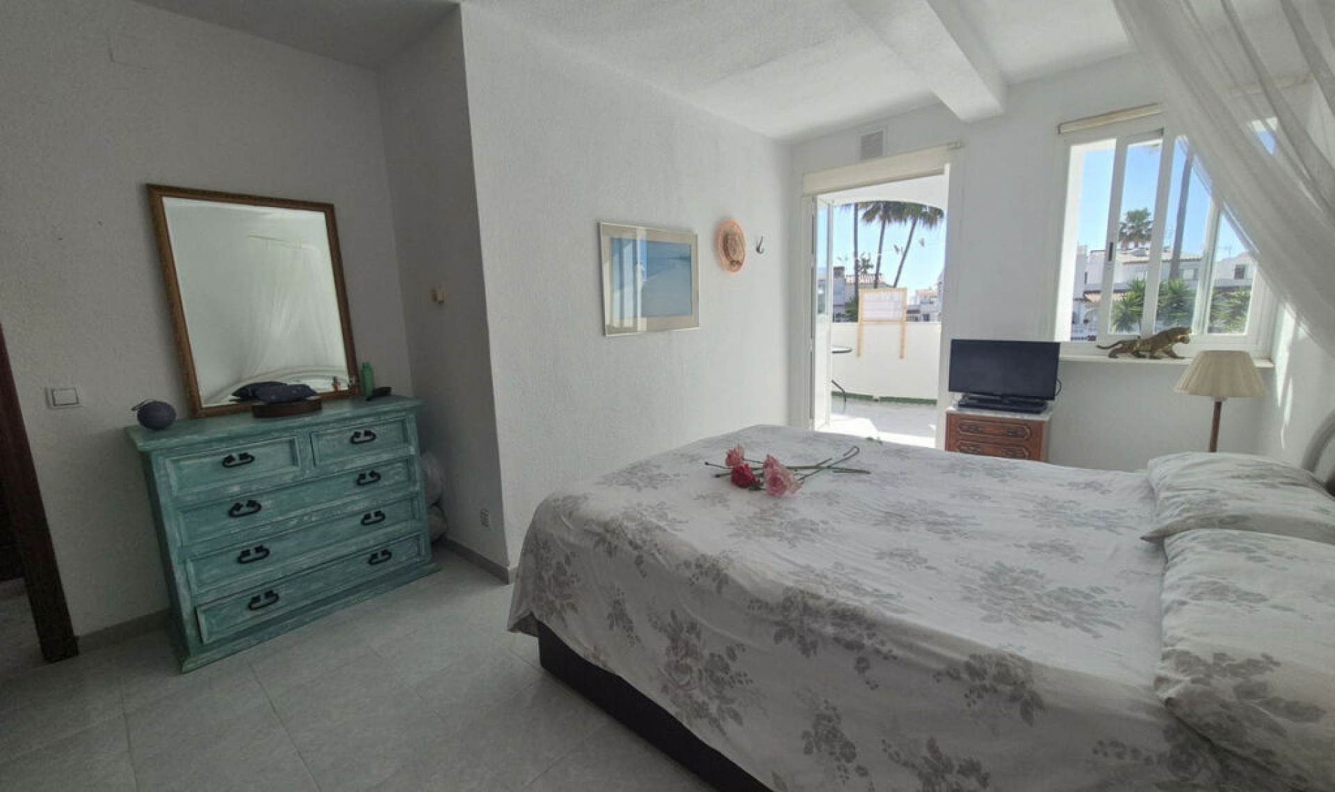 Resale - House -
Manilva