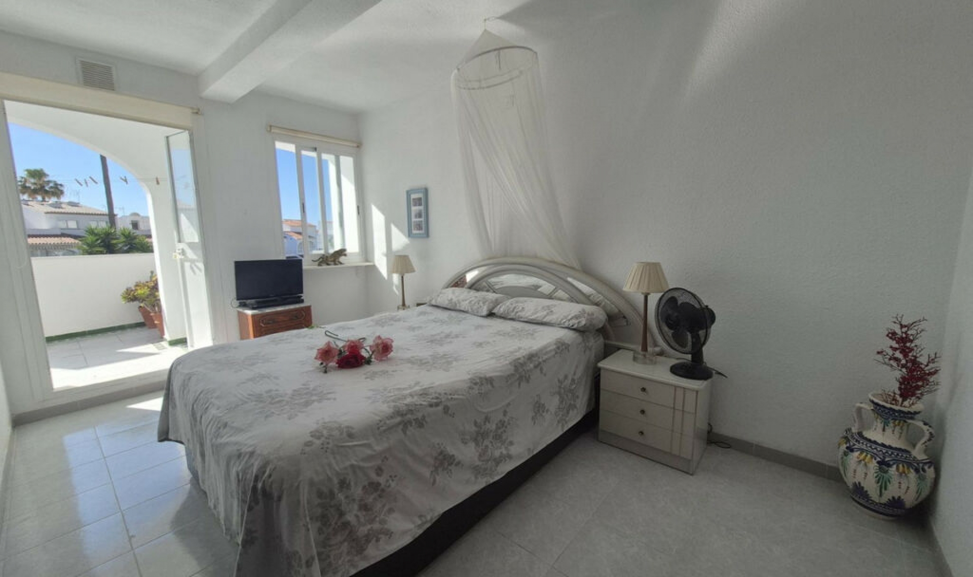 Resale - House -
Manilva