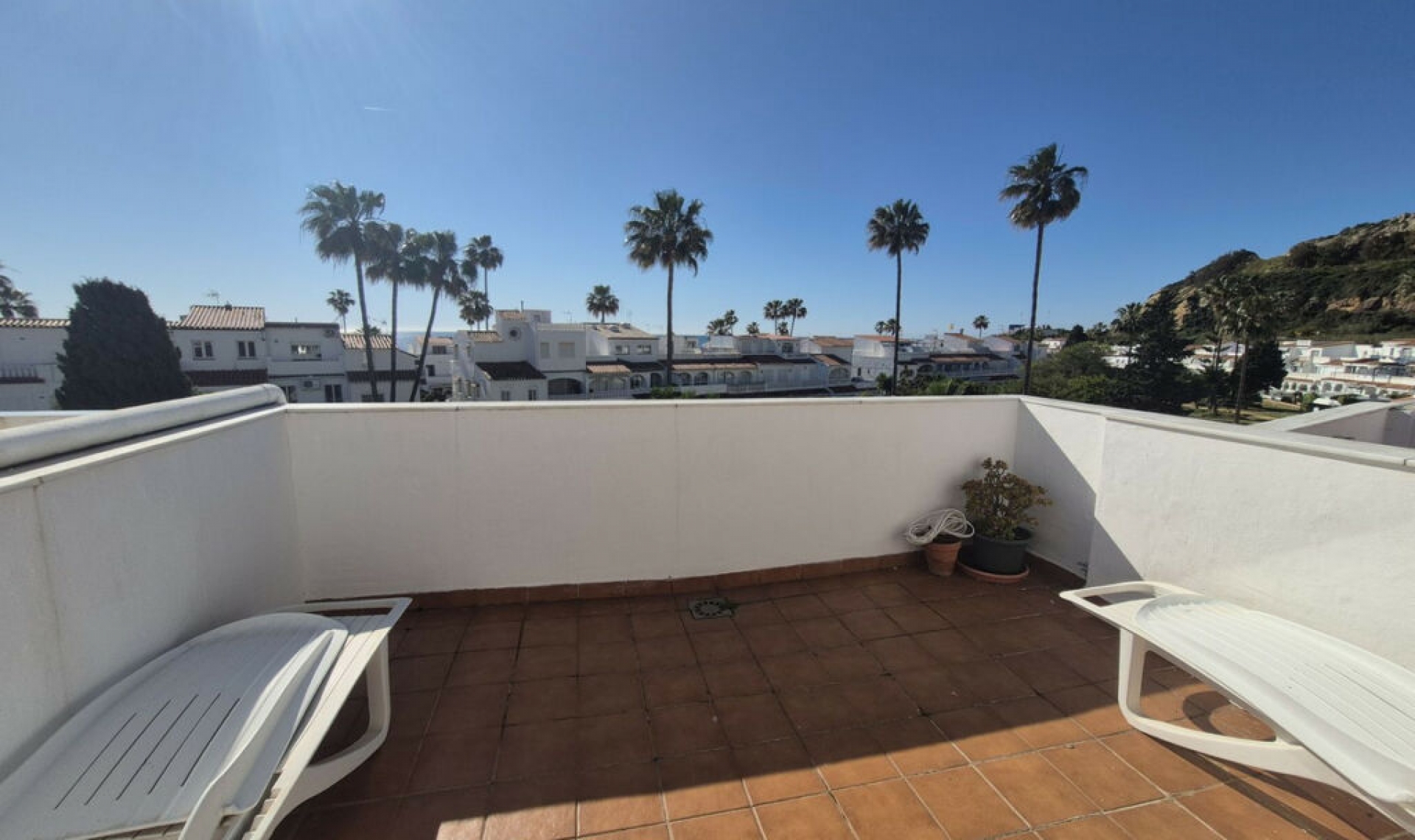 Resale - House -
Manilva