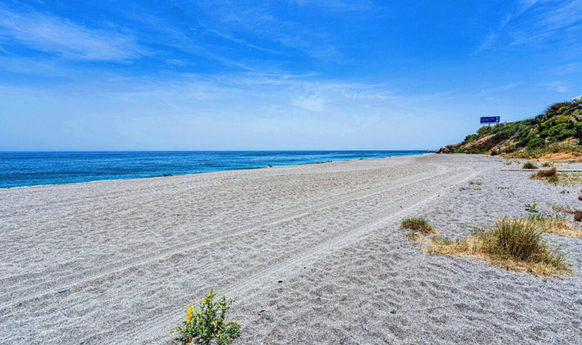 Resale - House -
Manilva