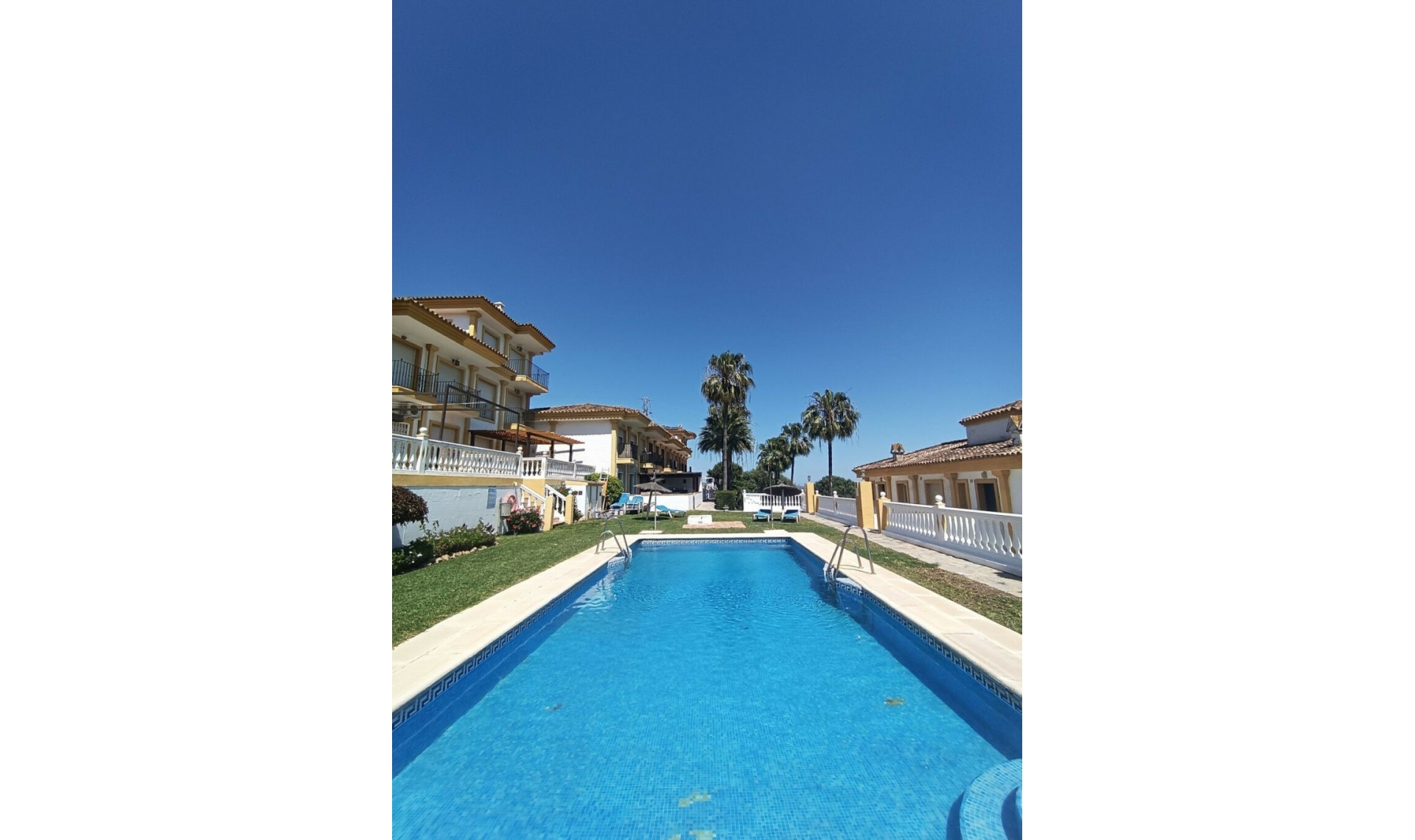 Resale - House -
Manilva