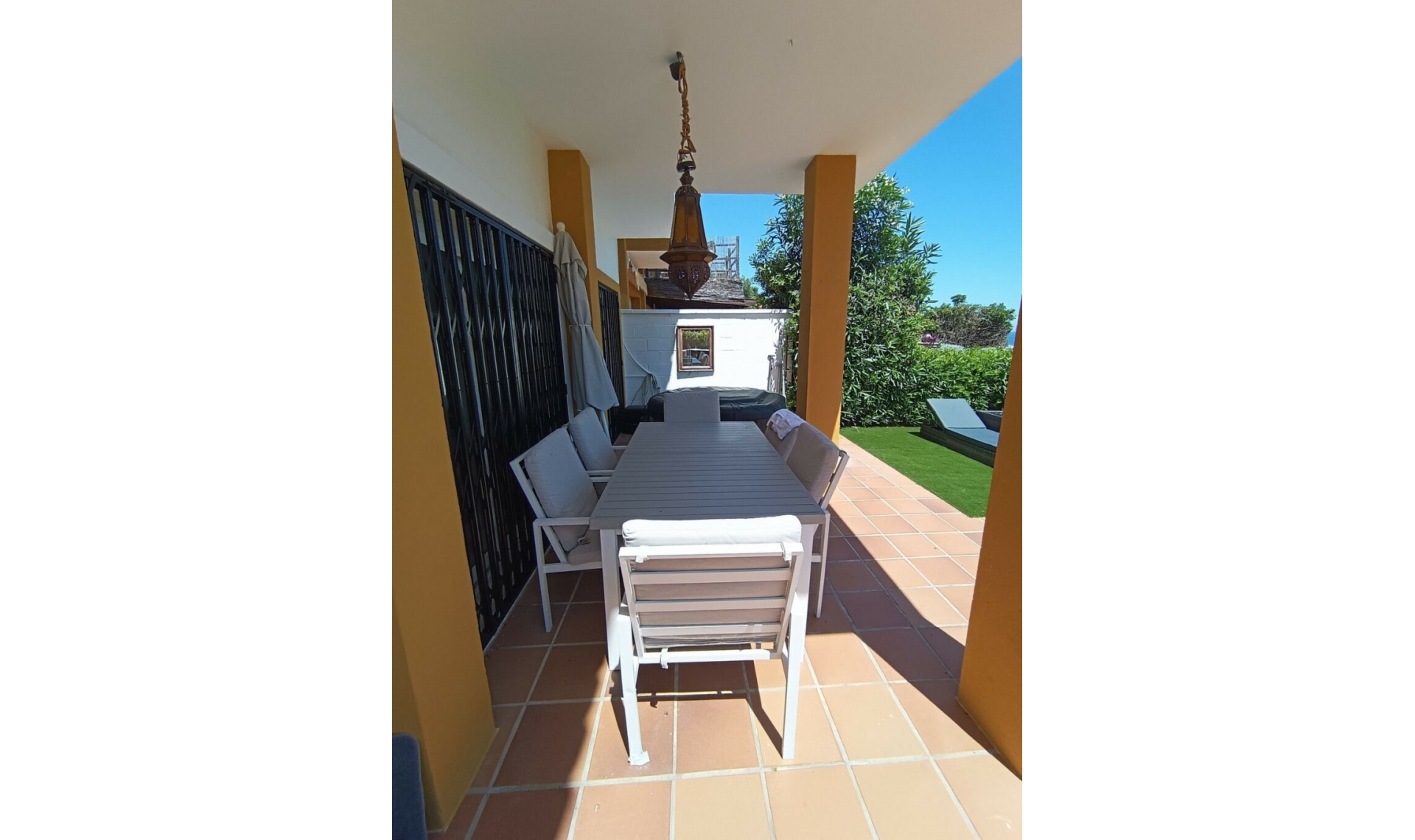 Resale - House -
Manilva