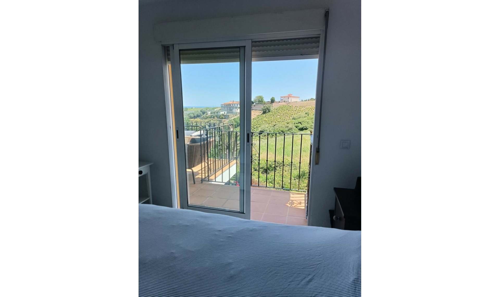 Resale - House -
Manilva