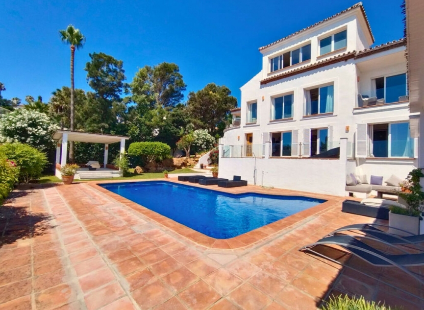 Resale - House -
Manilva