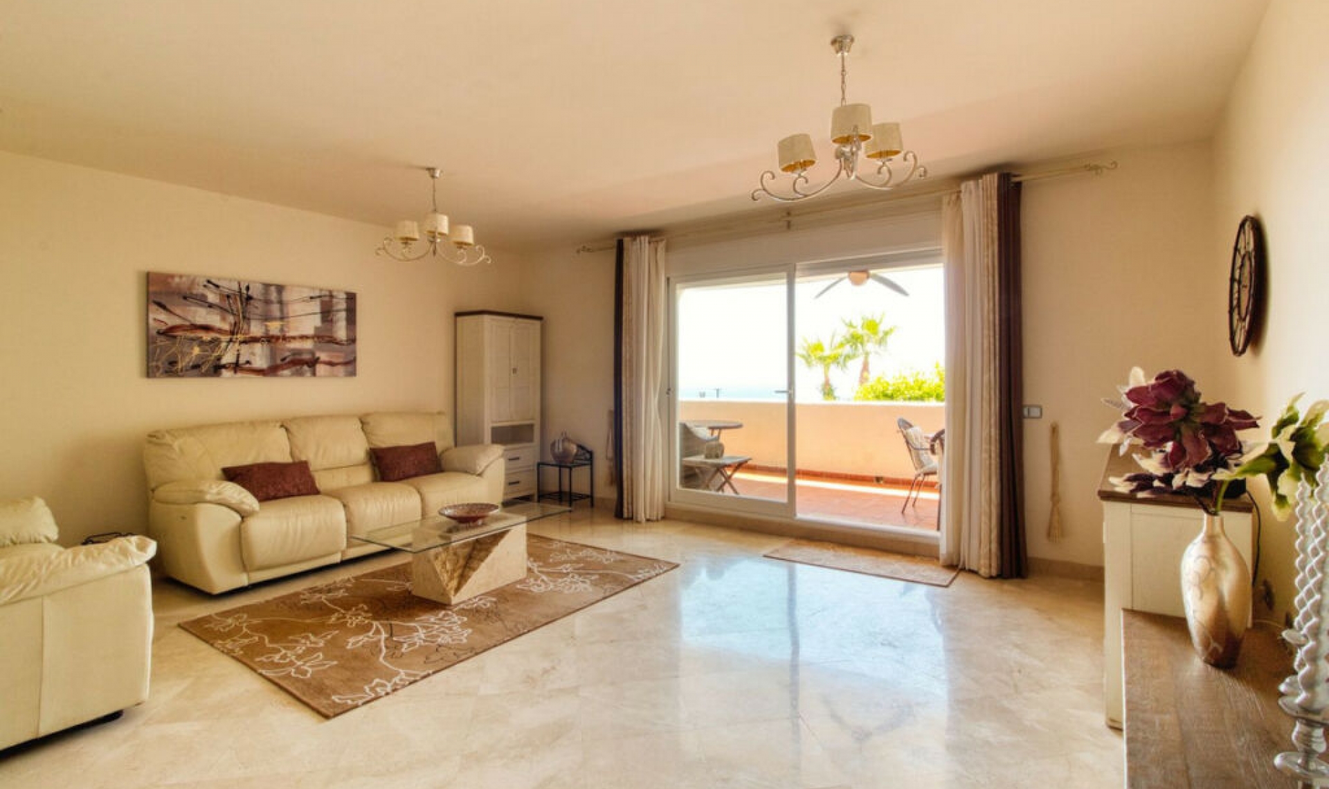 Resale - House -
Manilva