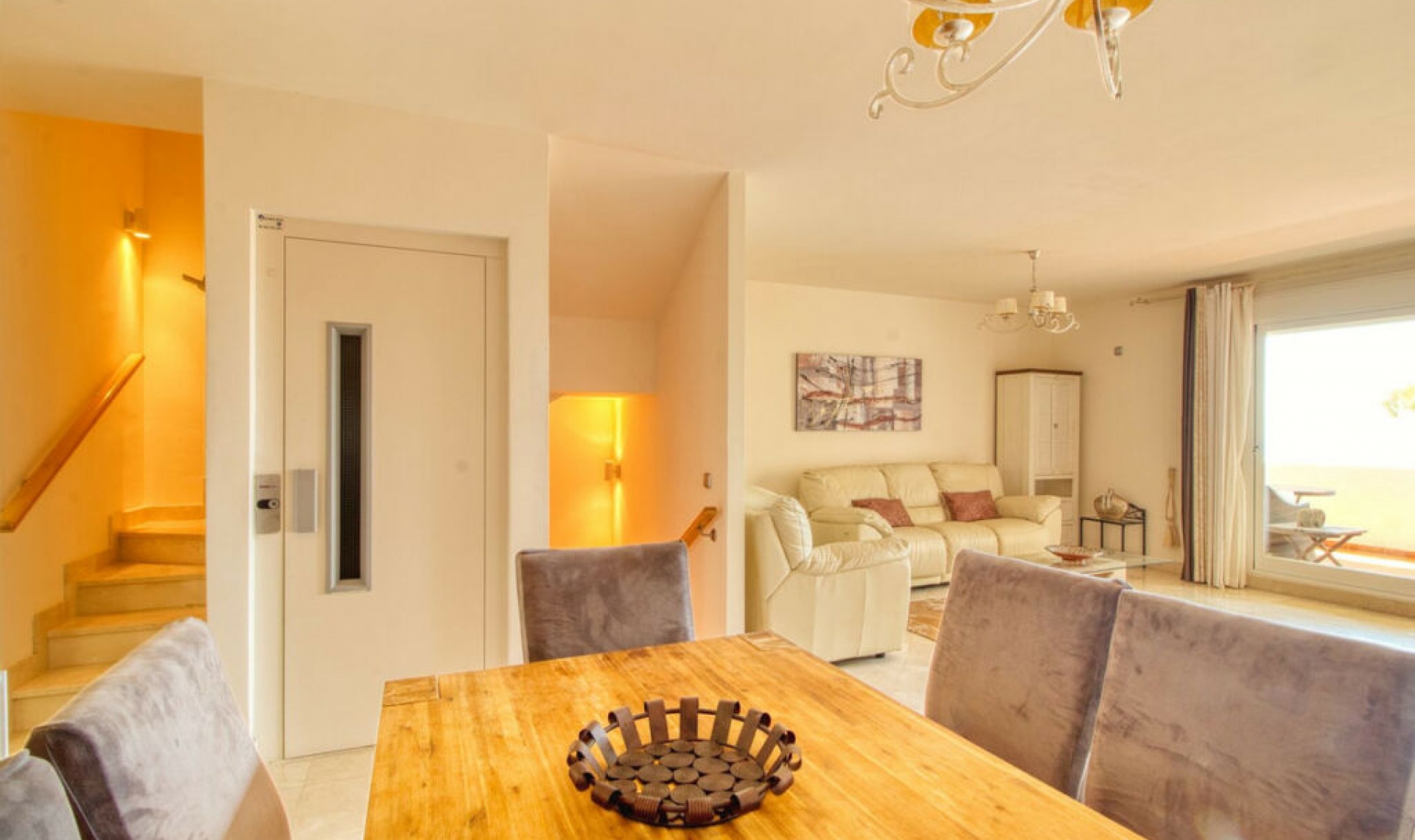 Resale - House -
Manilva