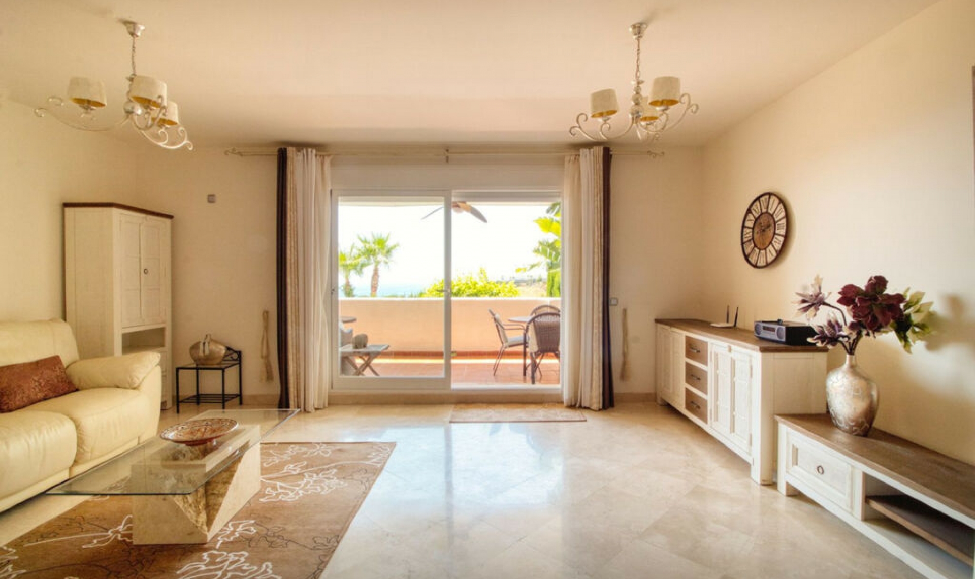 Resale - House -
Manilva