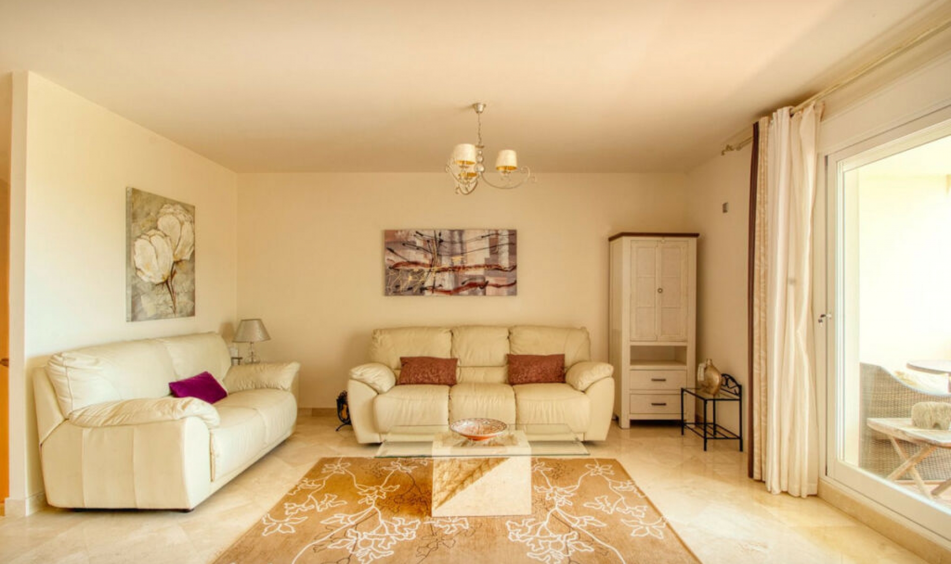 Resale - House -
Manilva