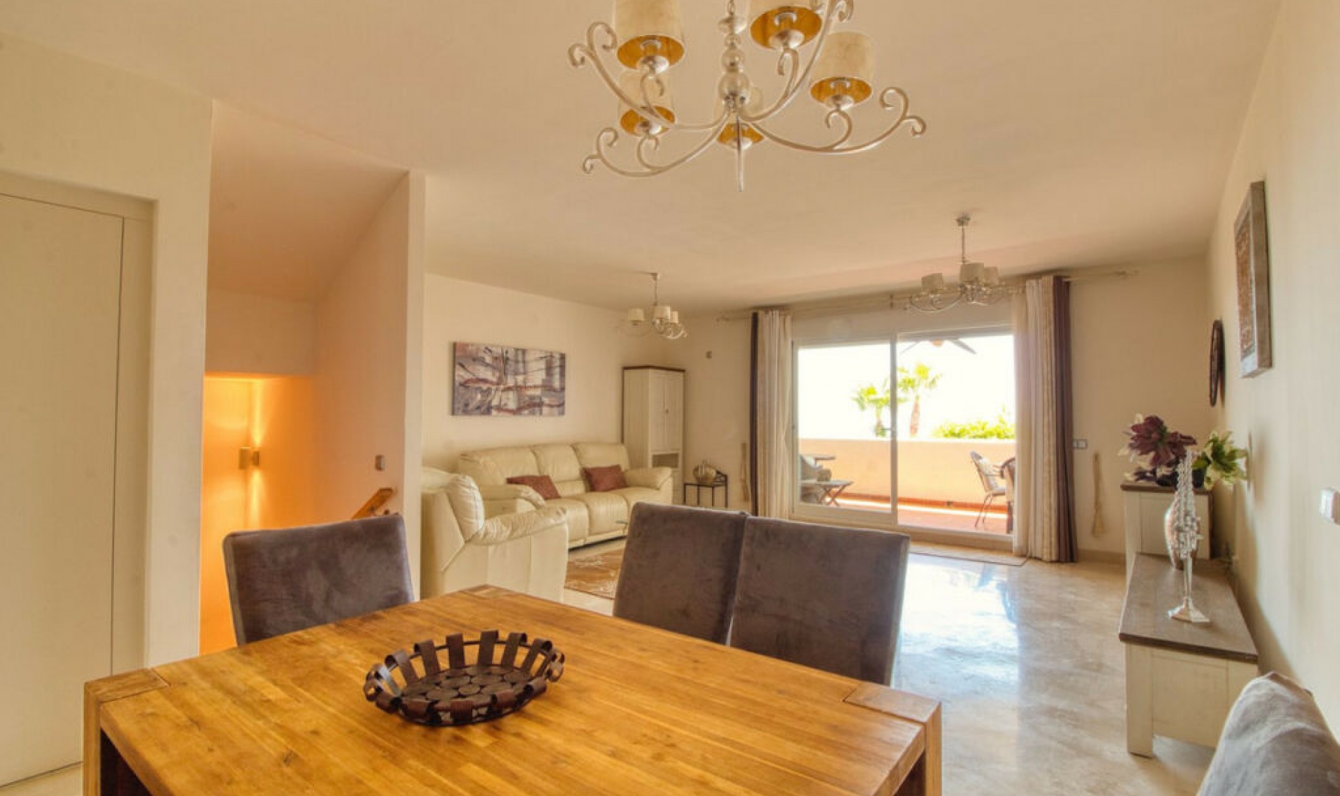 Resale - House -
Manilva