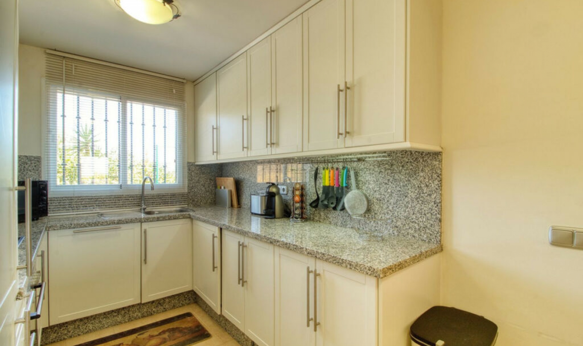 Resale - House -
Manilva