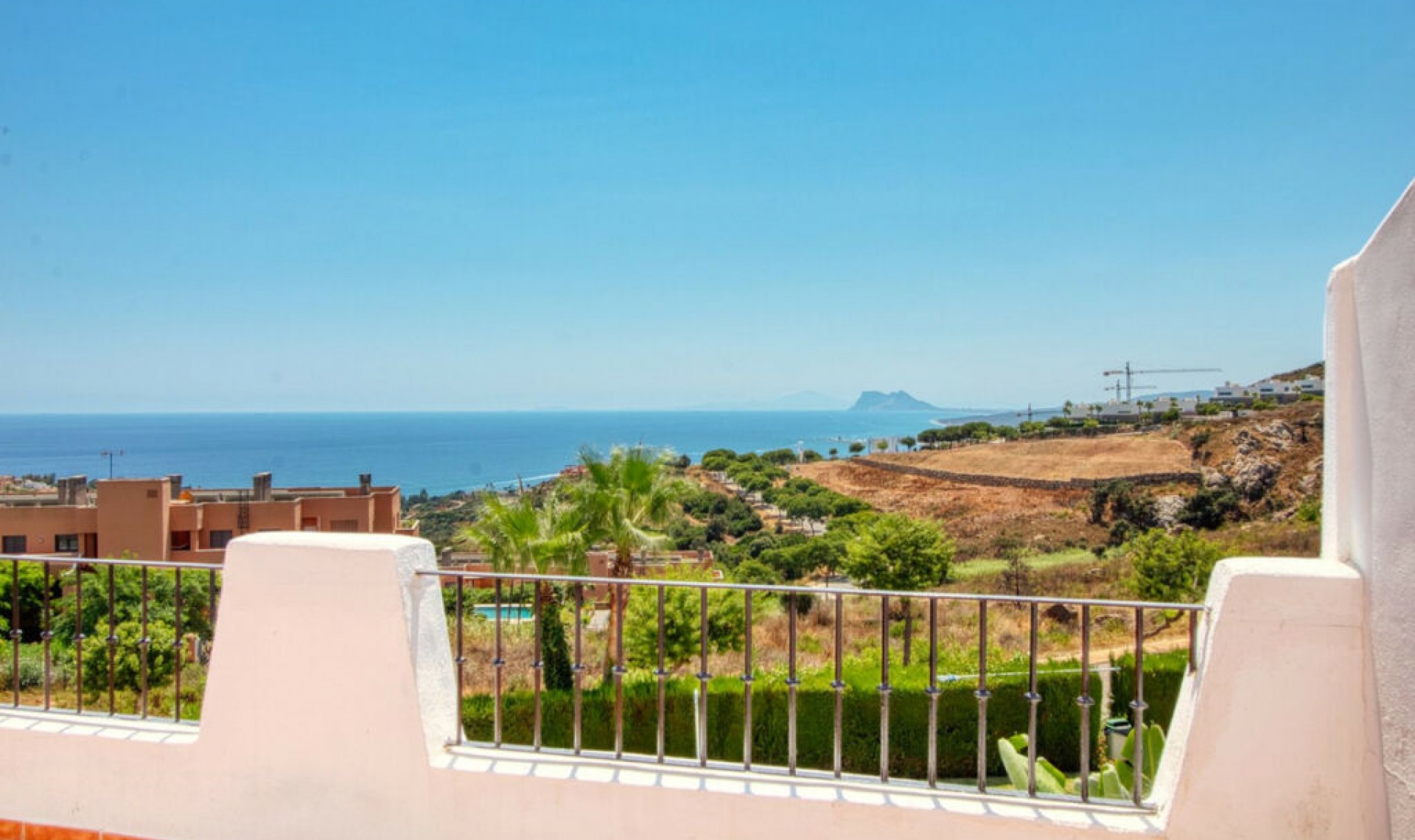 Resale - House -
Manilva