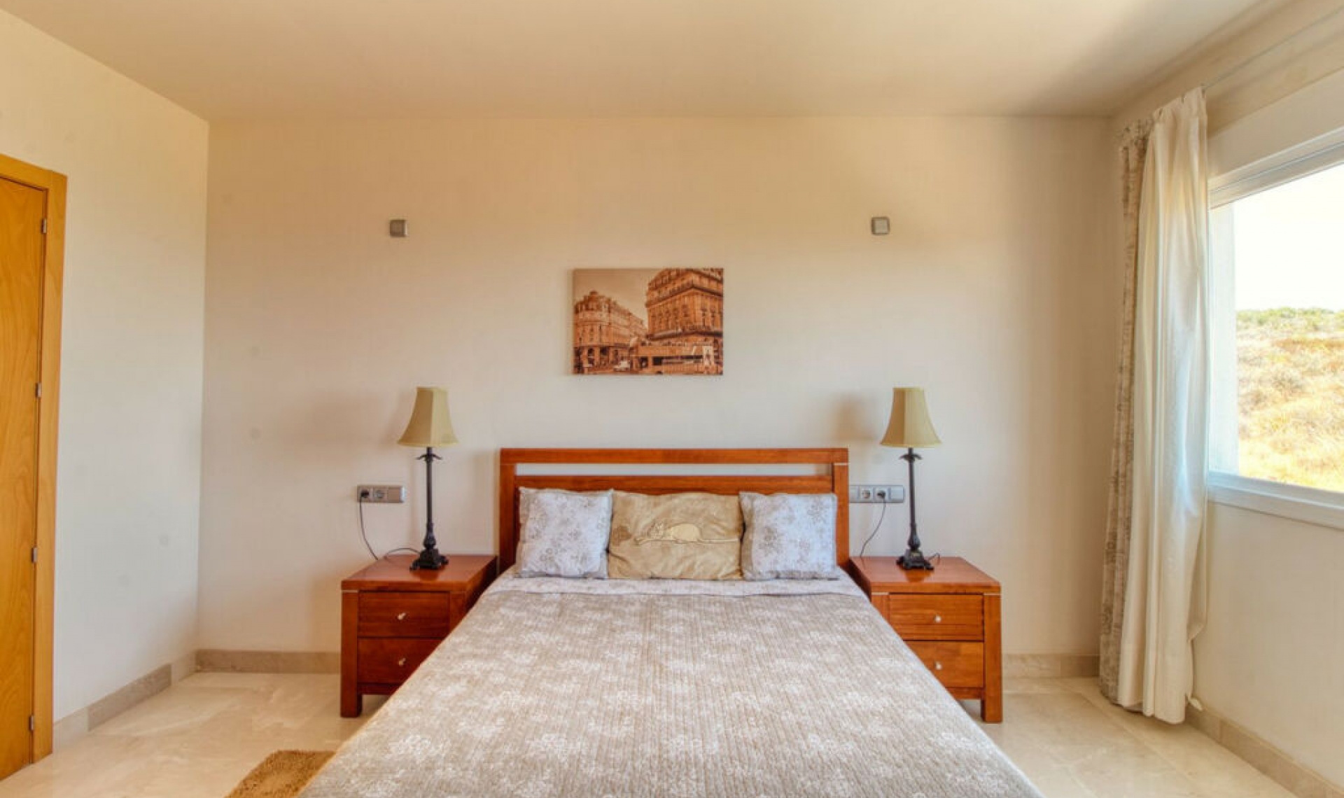 Resale - House -
Manilva