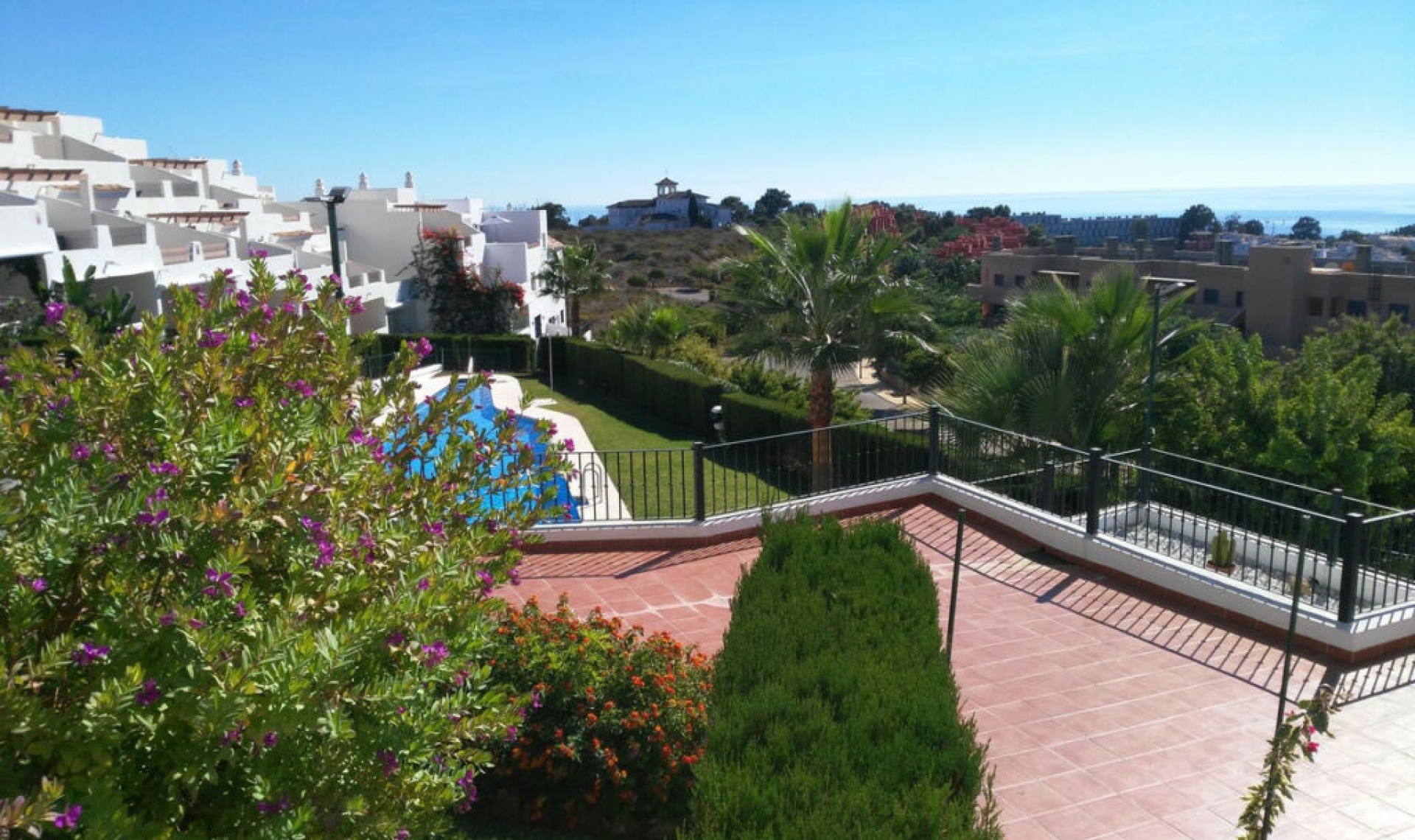 Resale - House -
Manilva