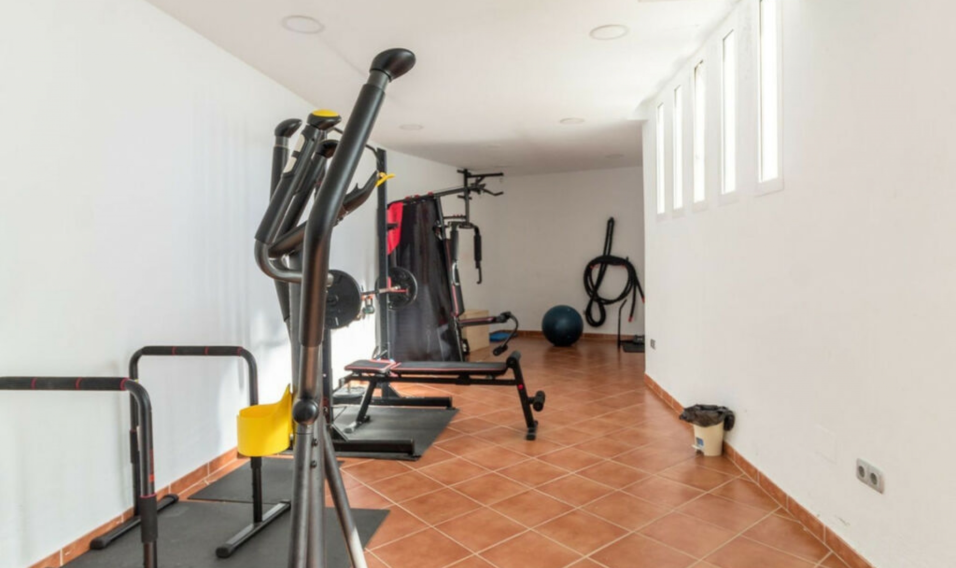 Resale - House -
Manilva