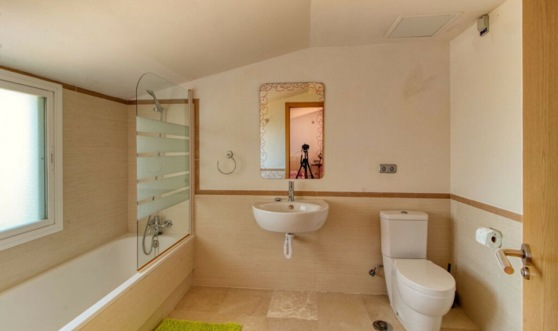 Resale - House -
Manilva