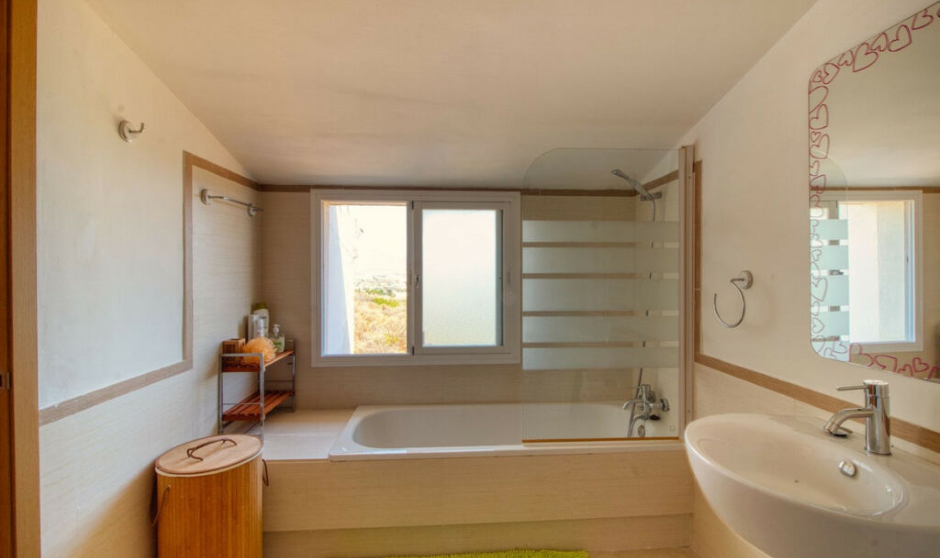 Resale - House -
Manilva