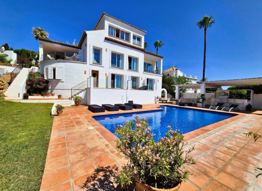 Resale - House -
Manilva