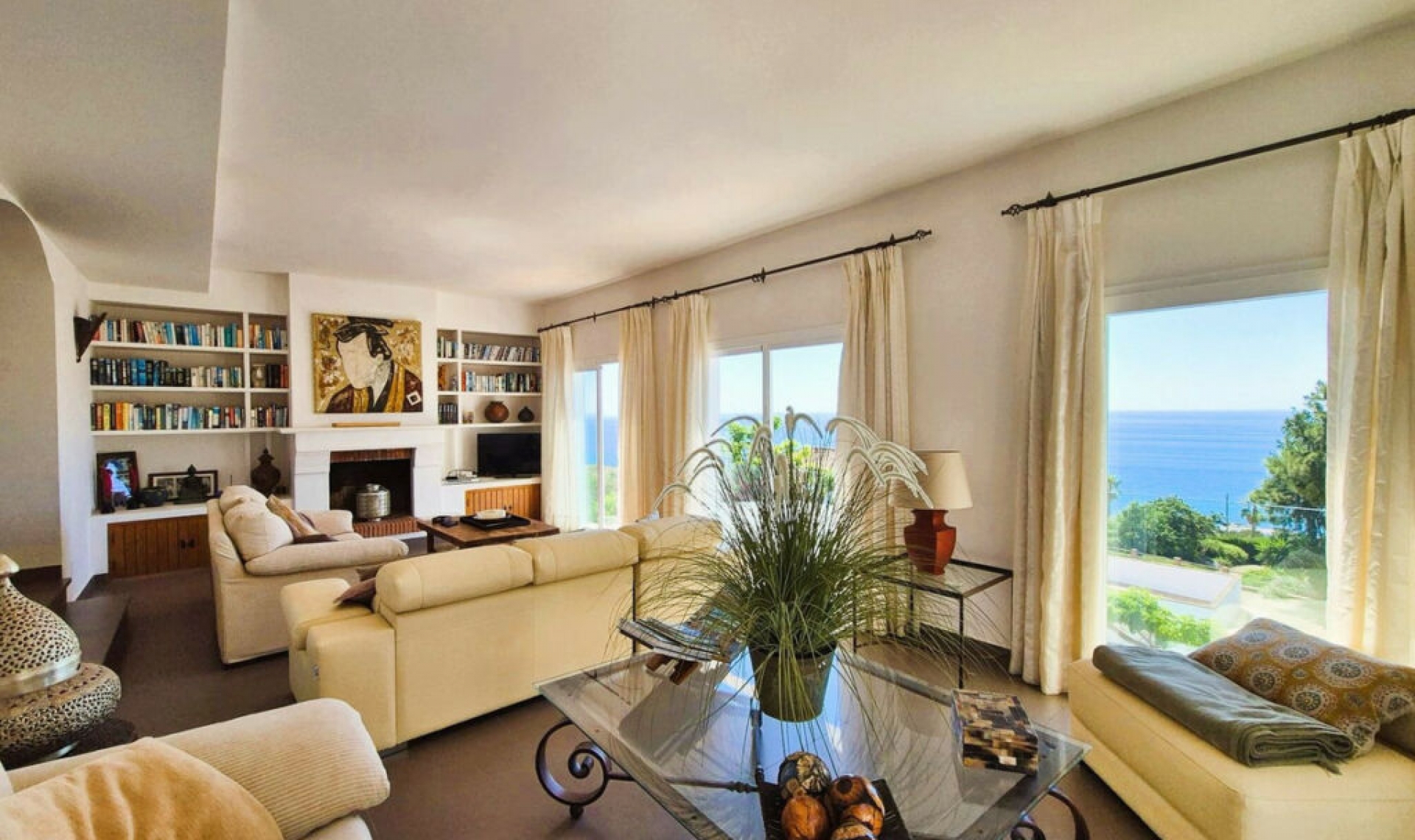 Resale - House -
Manilva