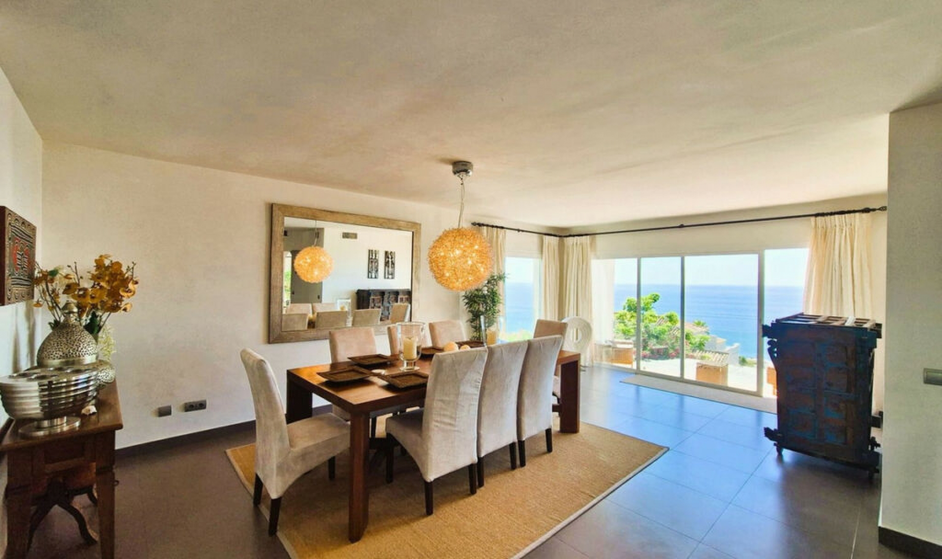 Resale - House -
Manilva