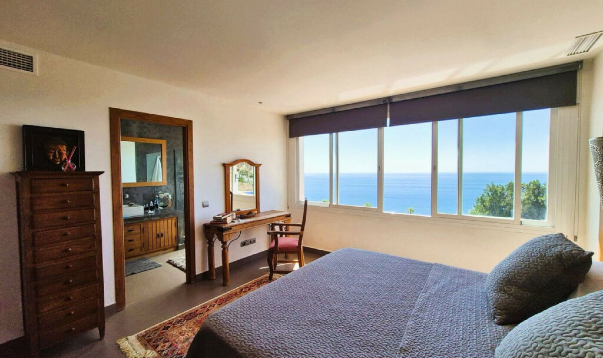 Resale - House -
Manilva