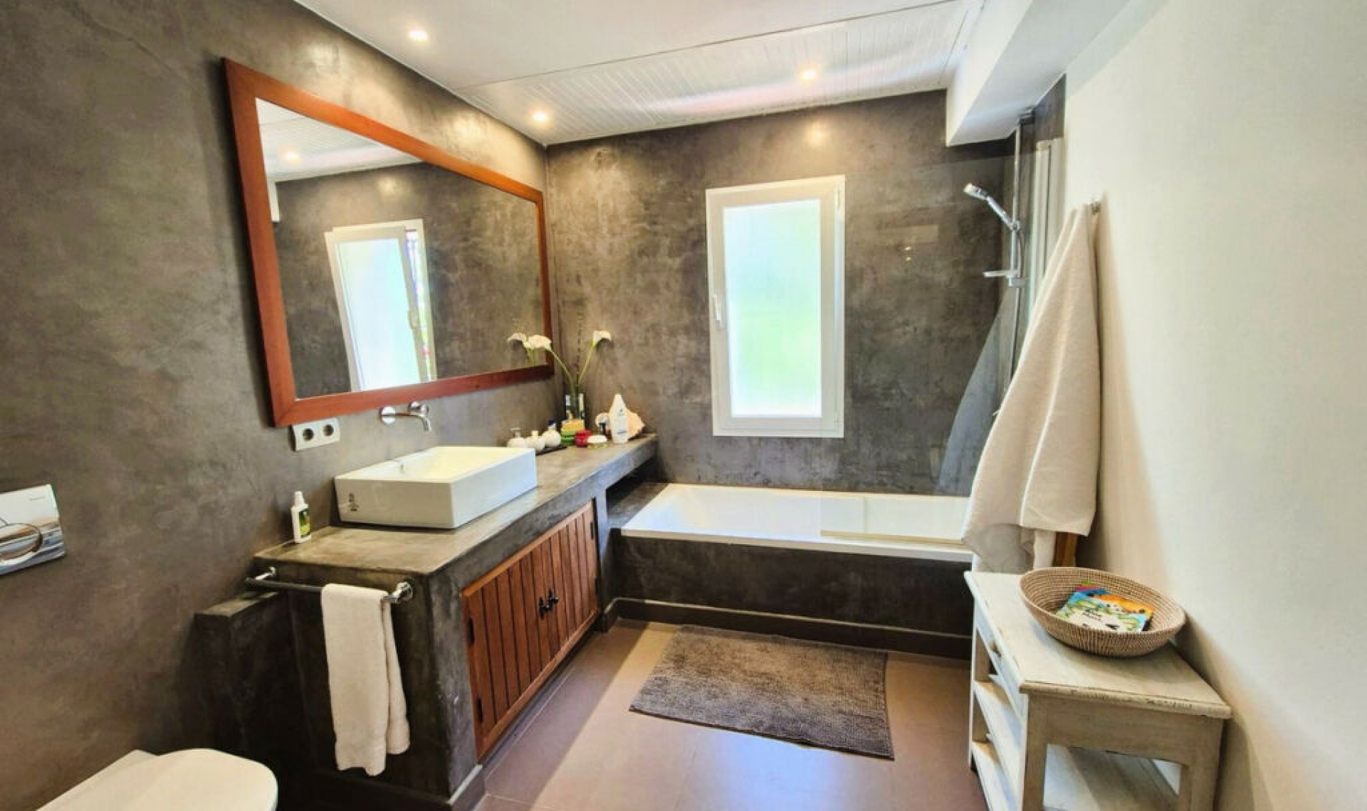 Resale - House -
Manilva