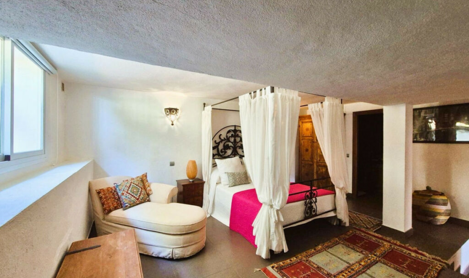 Resale - House -
Manilva