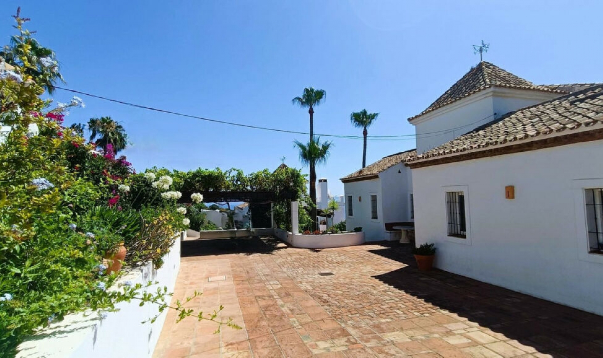 Resale - House -
Manilva