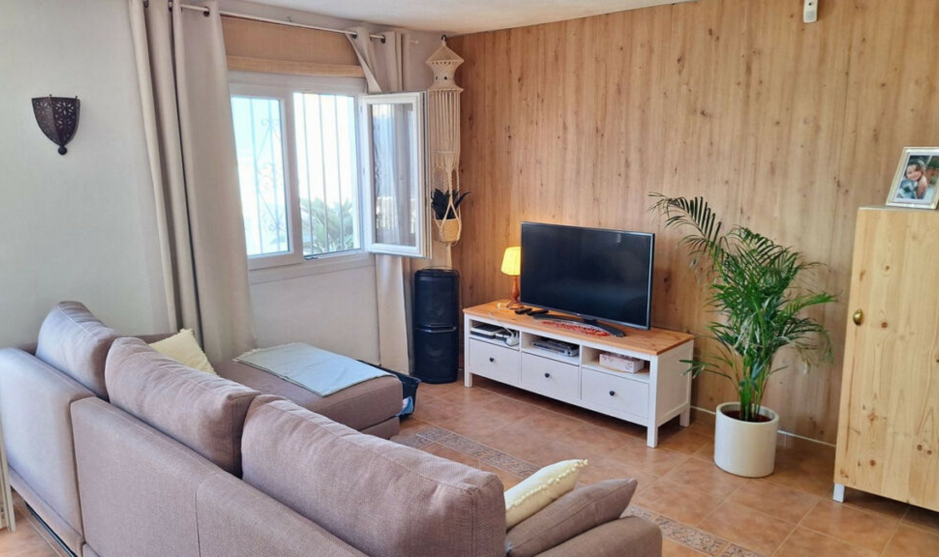 Resale - House -
Manilva