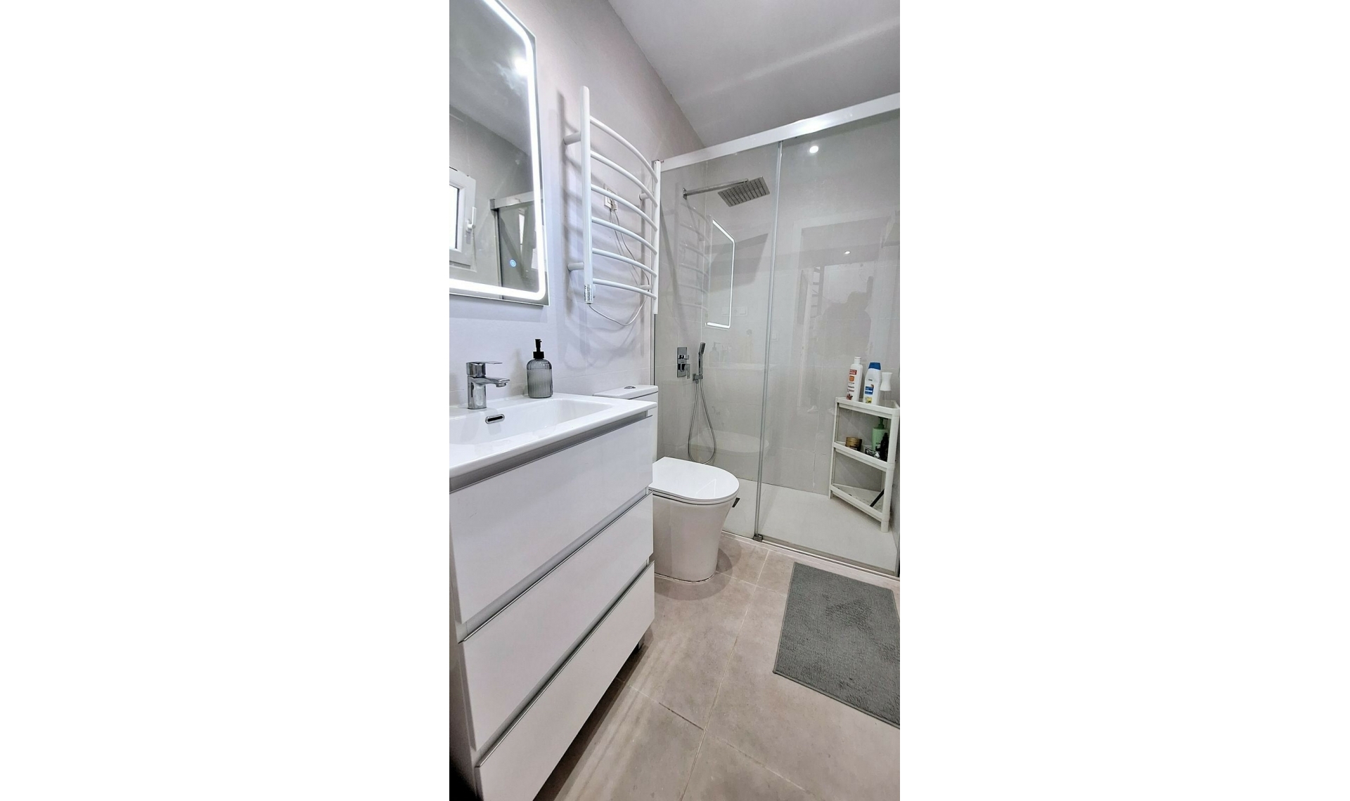 Resale - House -
Manilva