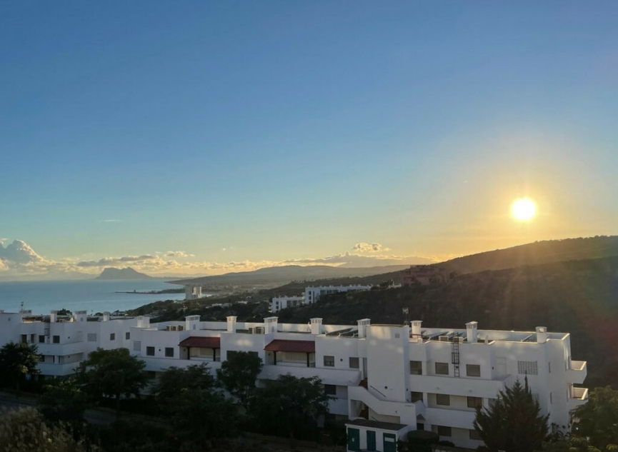 Resale - House -
Manilva