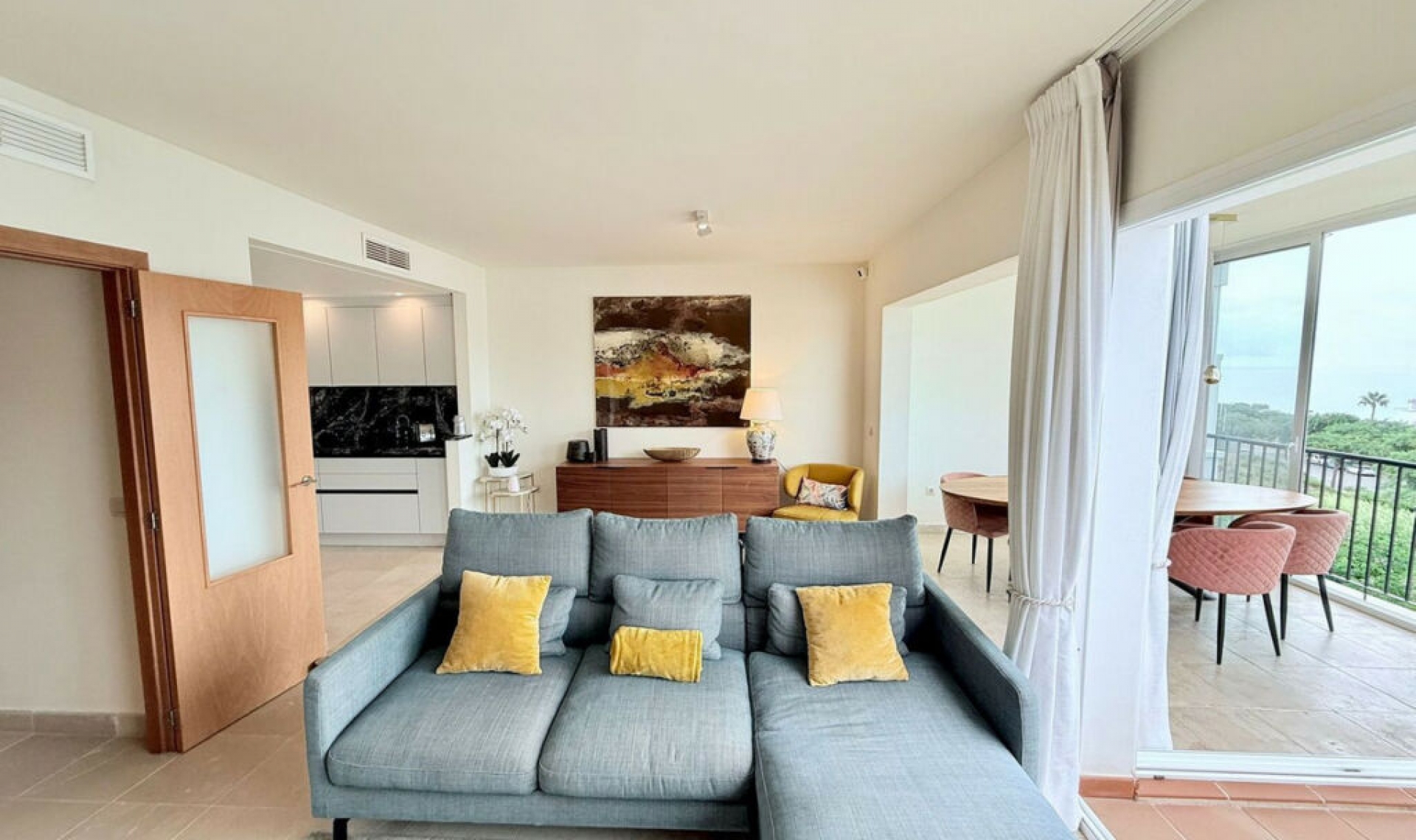 Resale - House -
Manilva