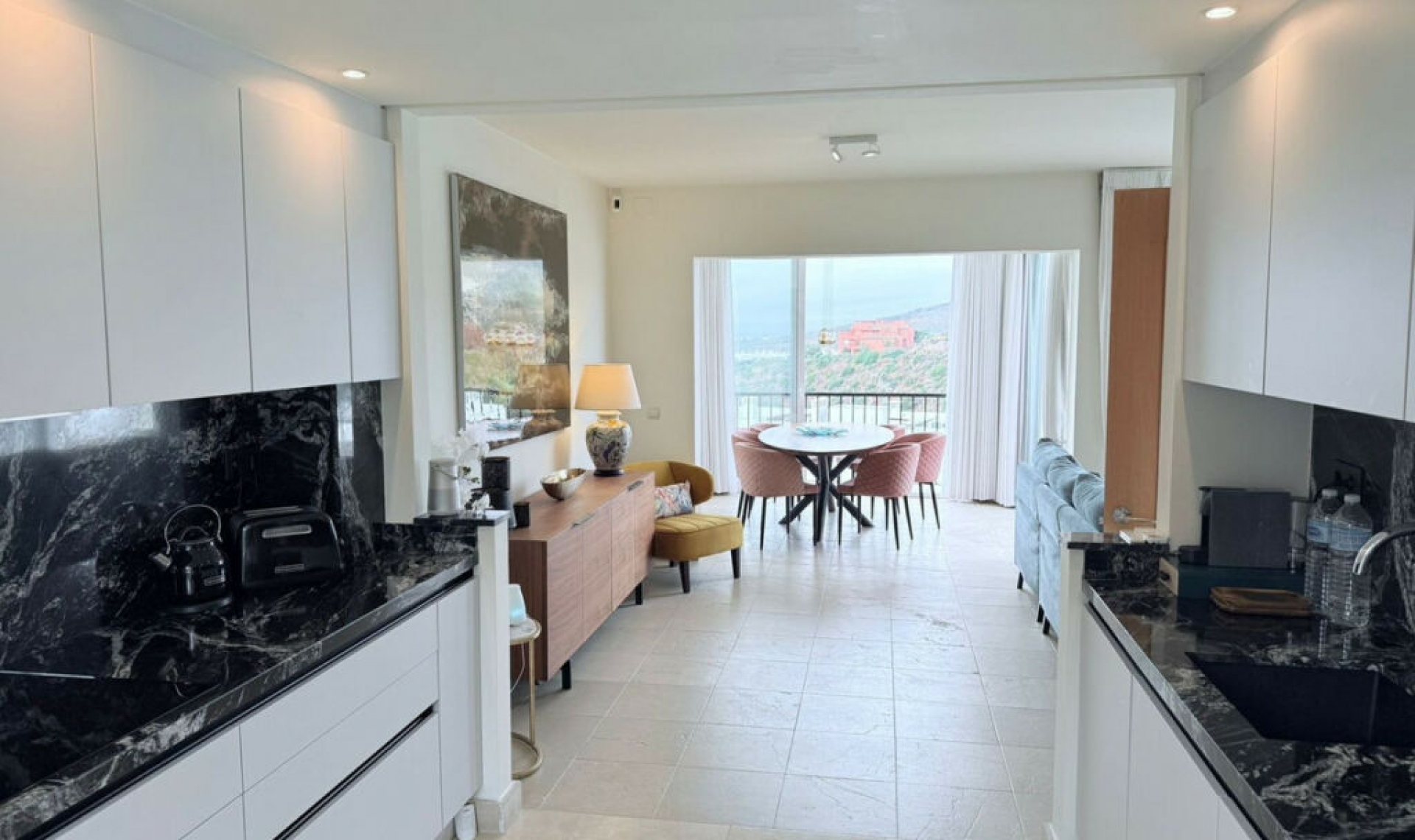 Resale - House -
Manilva