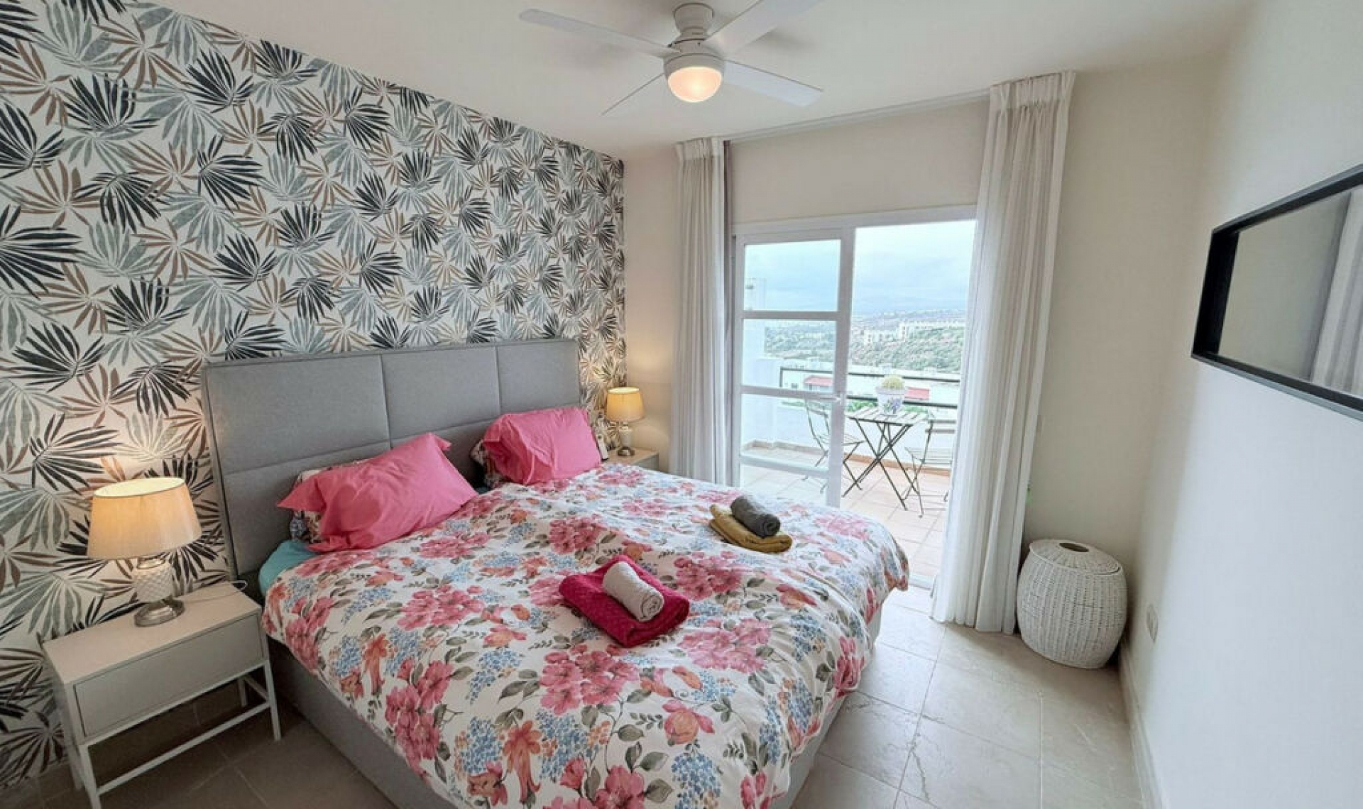 Resale - House -
Manilva