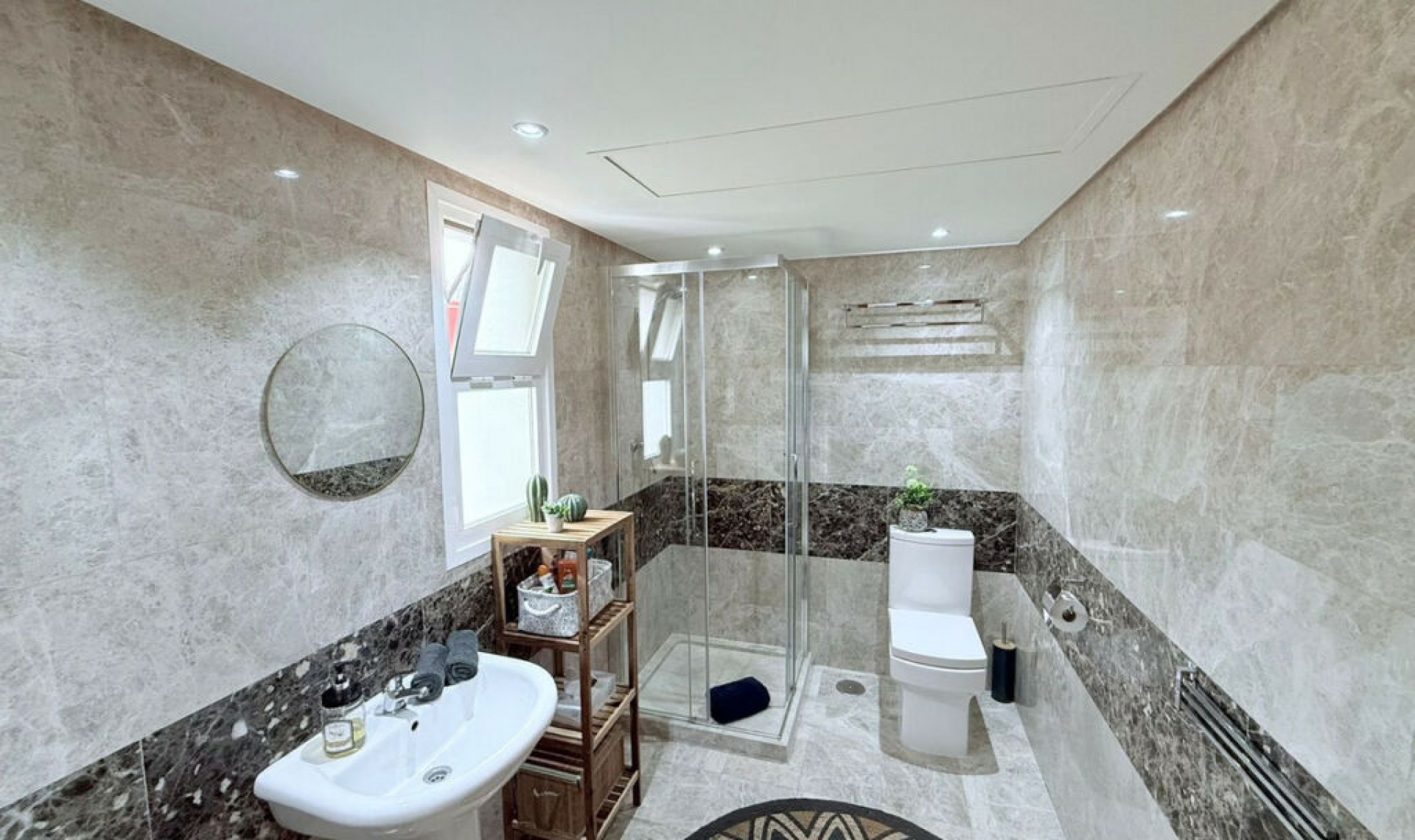 Resale - House -
Manilva