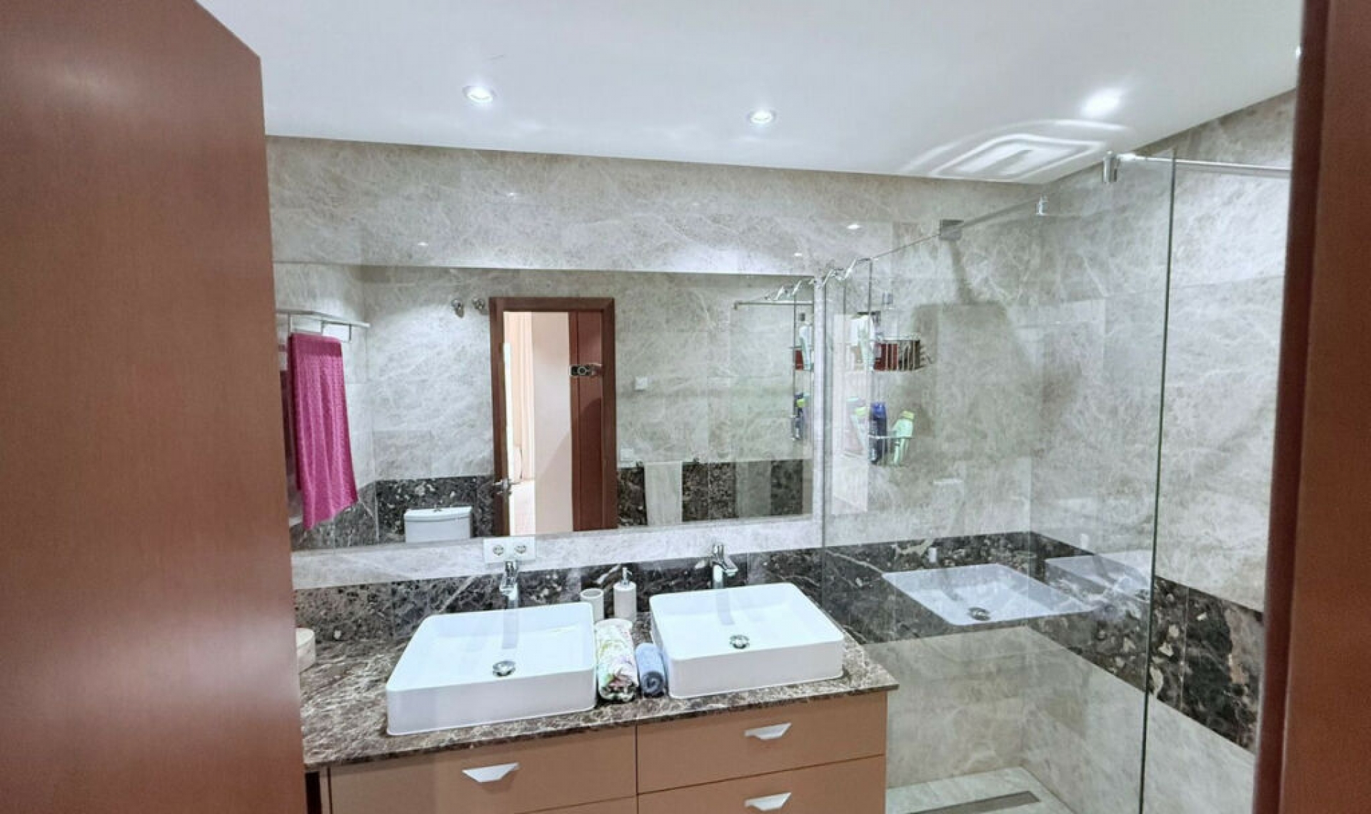 Resale - House -
Manilva