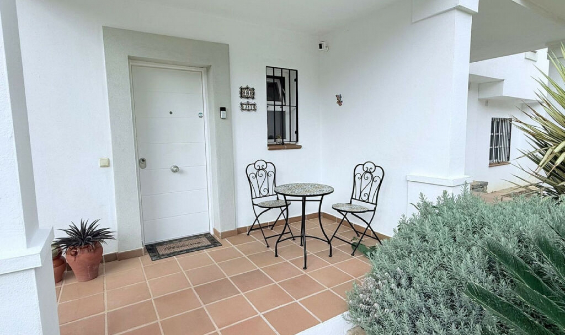 Resale - House -
Manilva