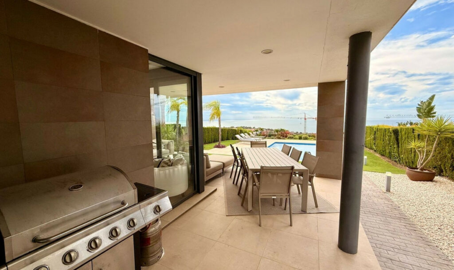 Resale - House -
Manilva