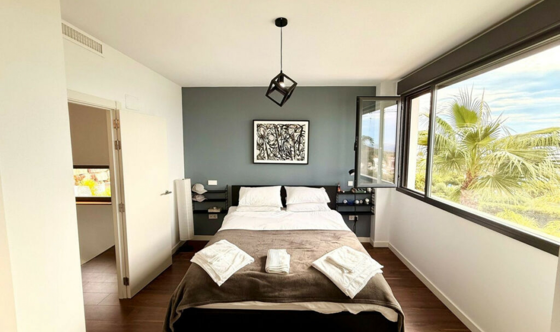 Resale - House -
Manilva