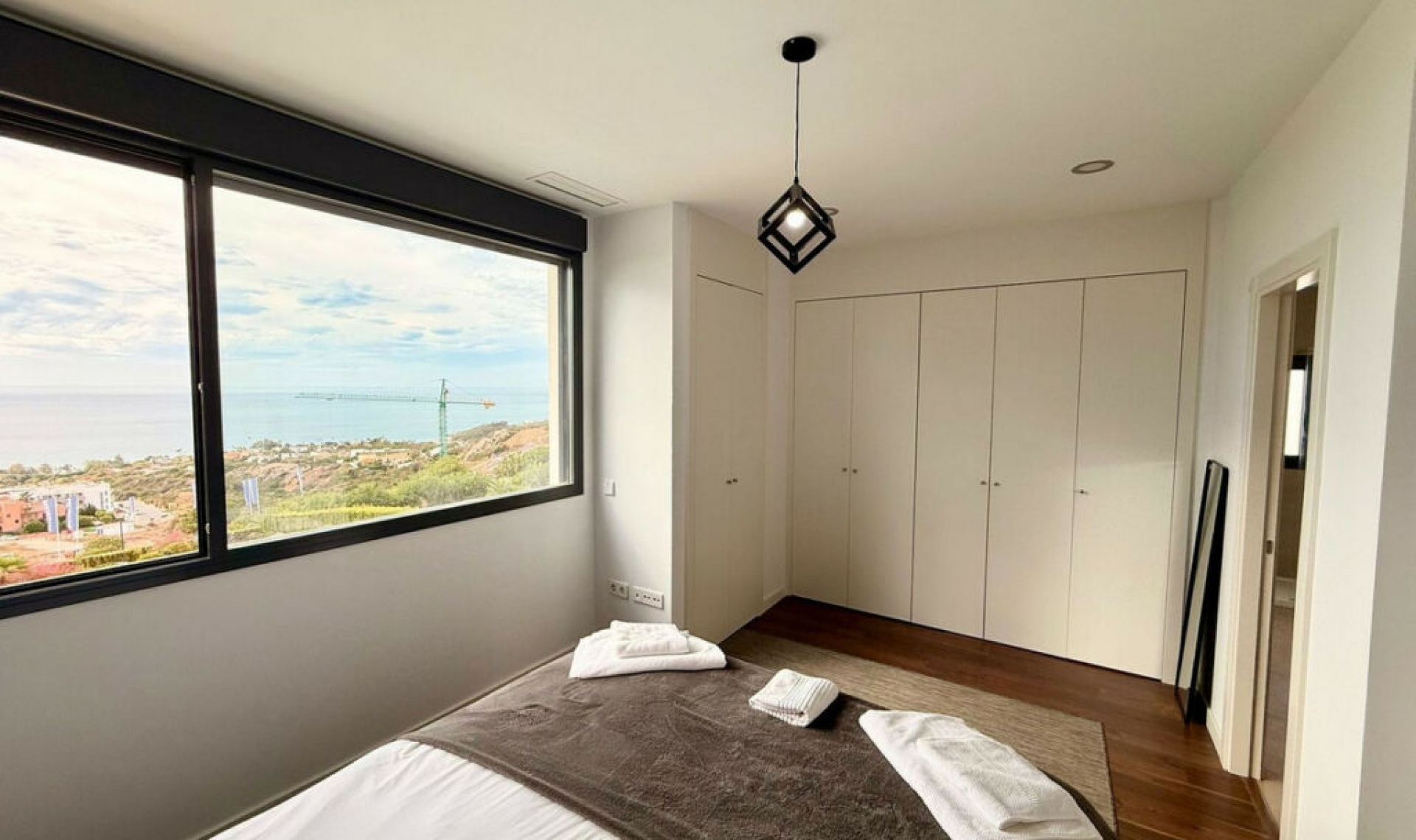 Resale - House -
Manilva