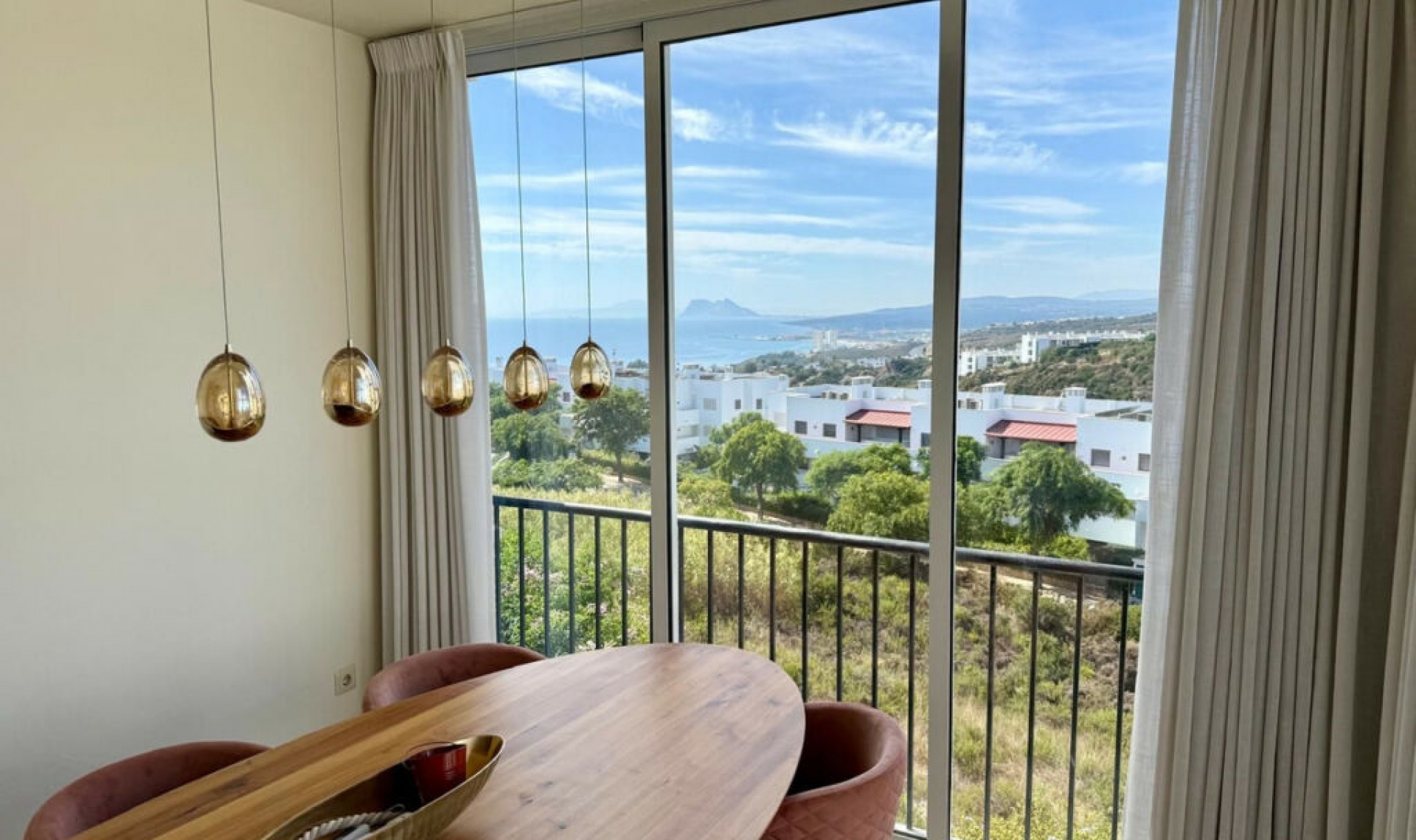 Resale - House -
Manilva