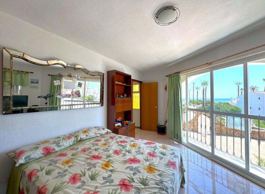 Resale - House -
Manilva