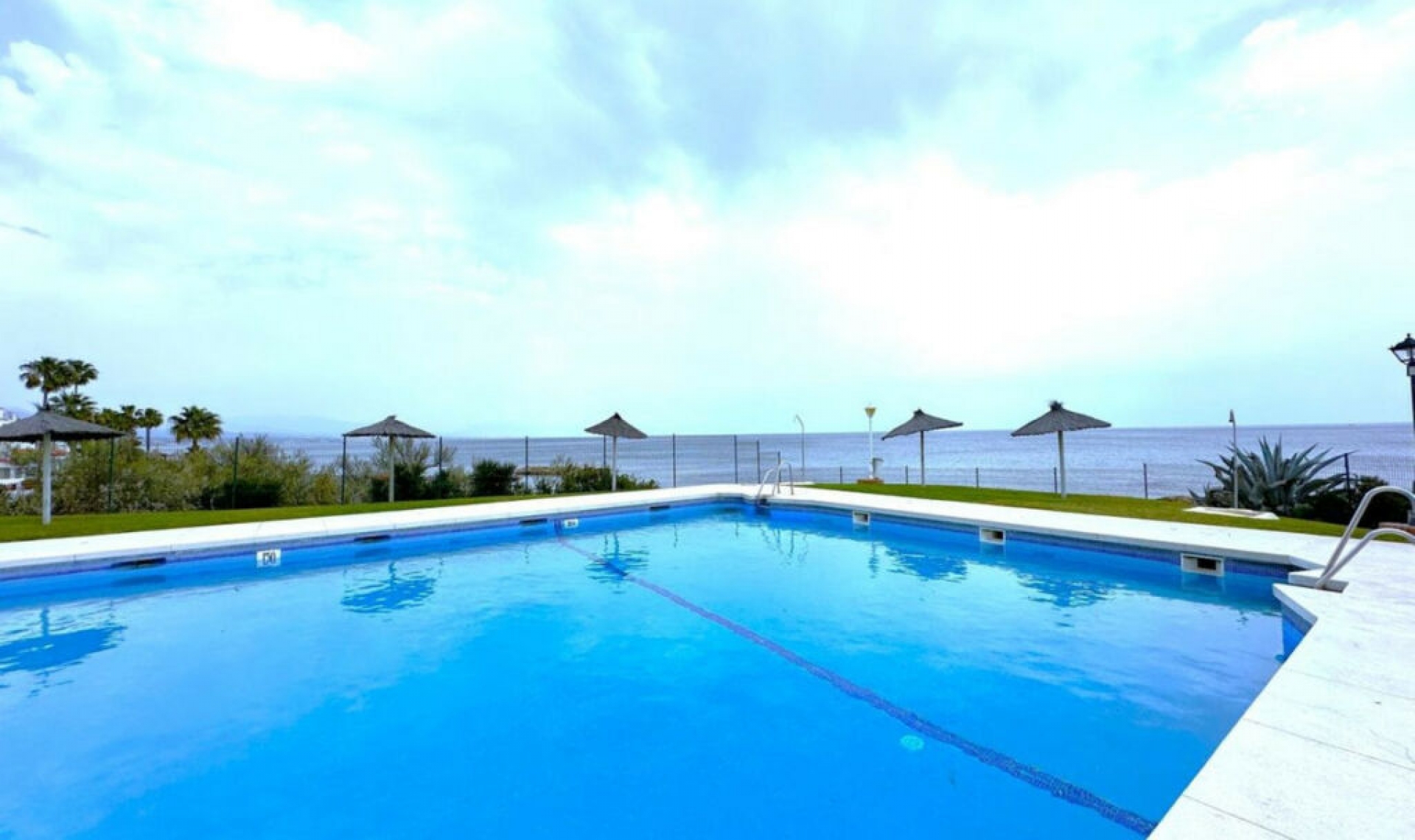 Resale - House -
Manilva