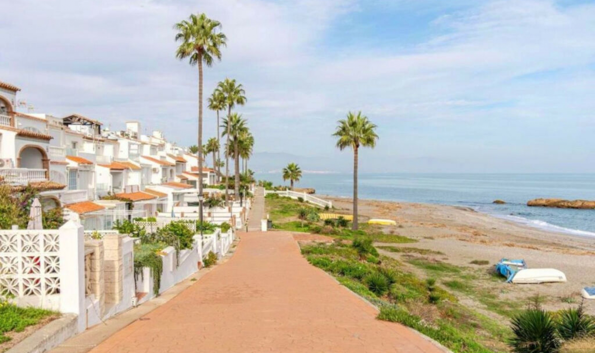 Resale - House -
Manilva